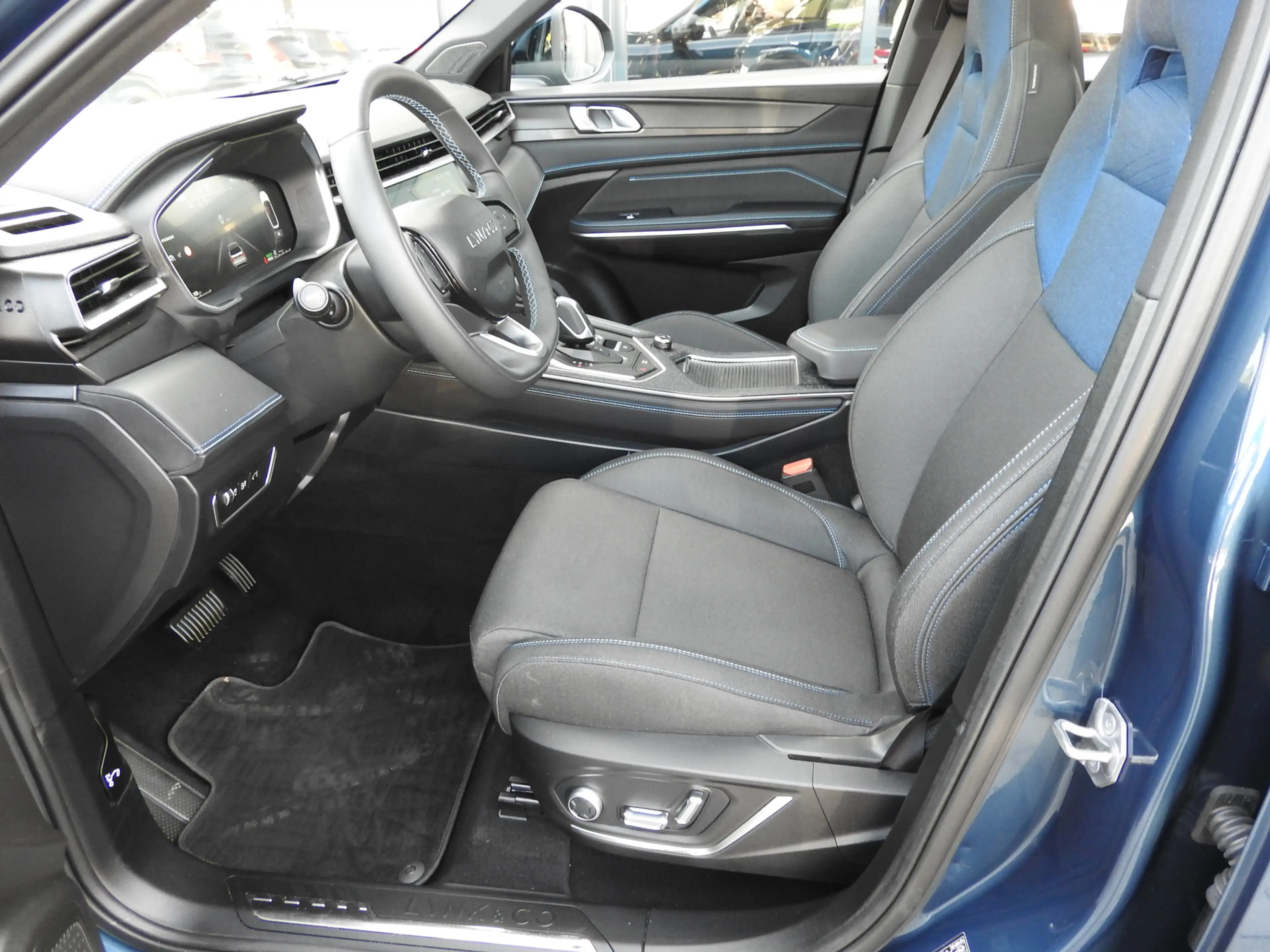 Lynk & Co 01 1.5 PHEV, Panoramadak, 360 Camera, Stuurverw, Zwar — photo 10