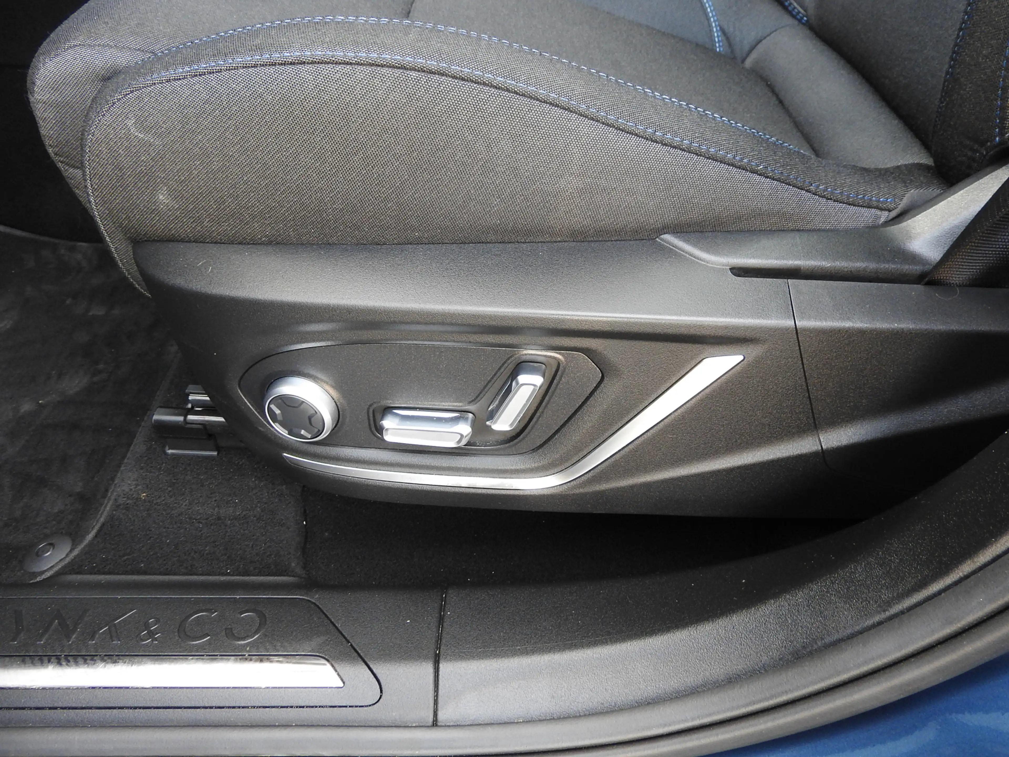 Lynk & Co 01 1.5 PHEV, Panoramadak, 360 Camera, Stuurverw, Zwar — photo 11