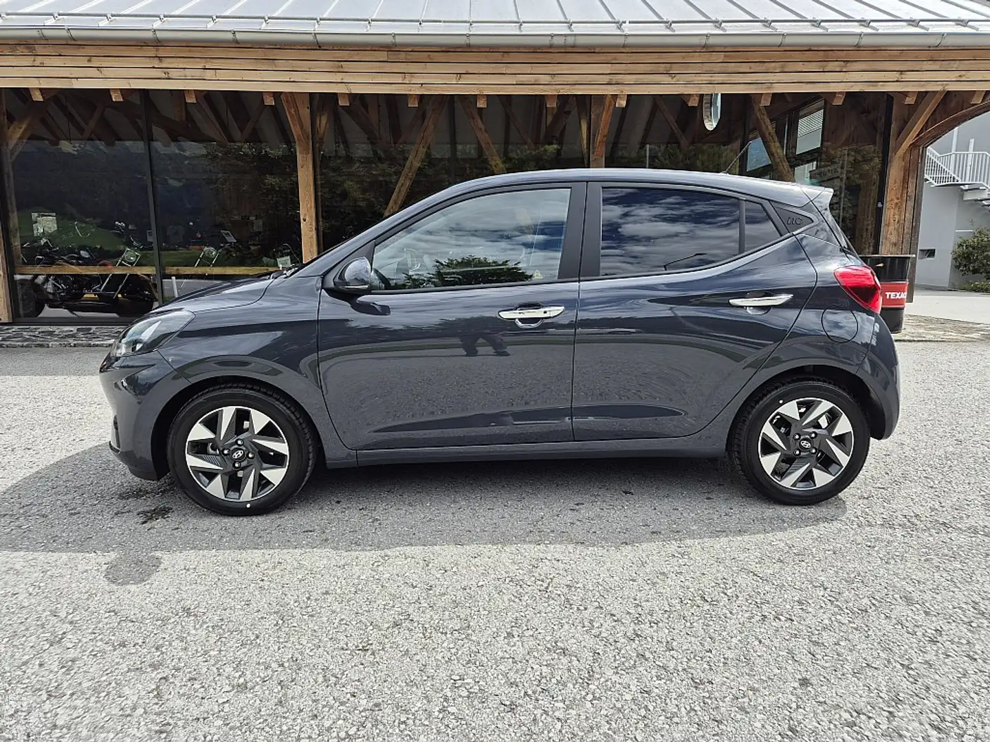 Hyundai i10 1,0 GO PLUS Grau - 2