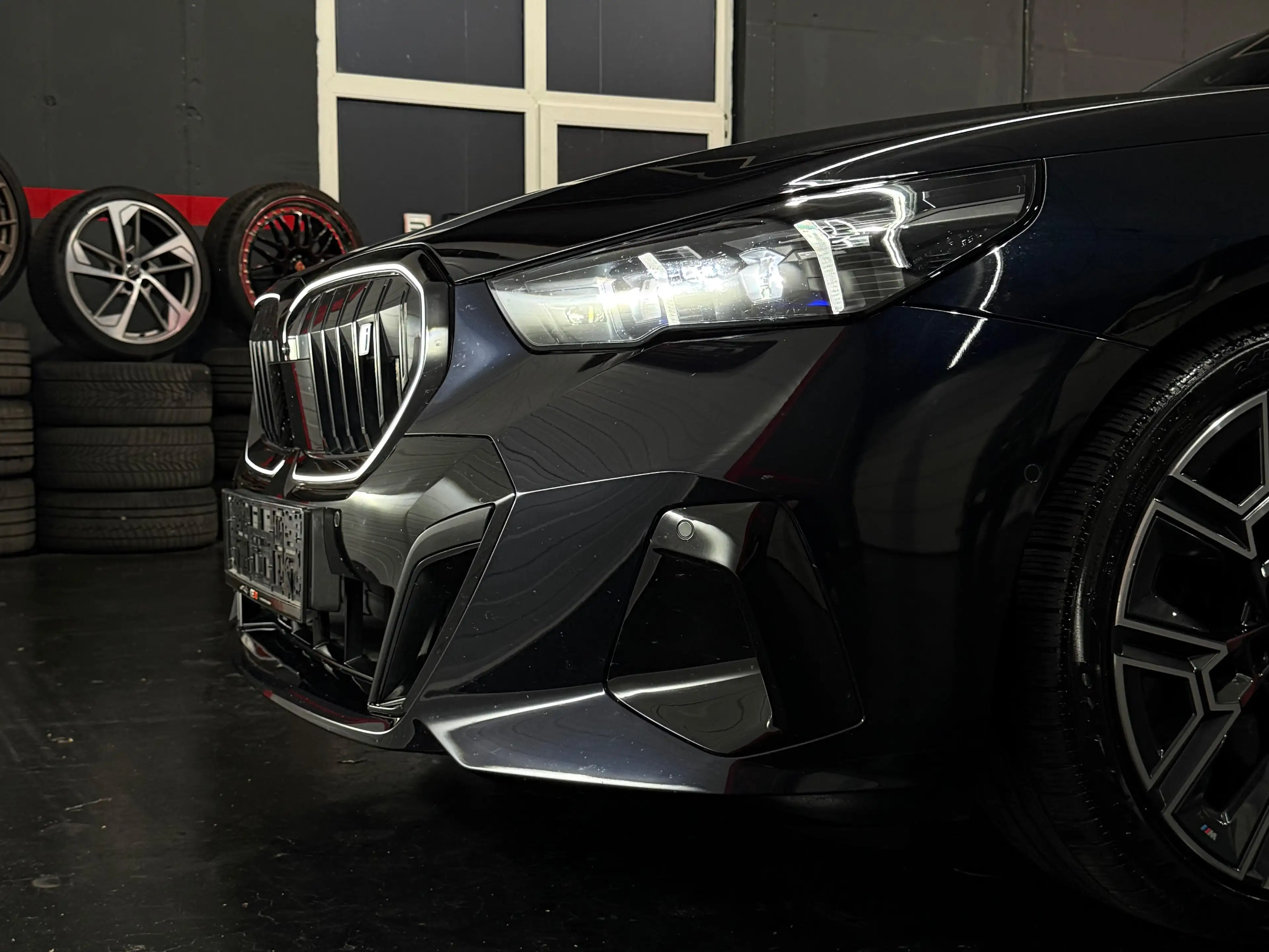 BMW i5 40 xDrive M Sport — photo 11