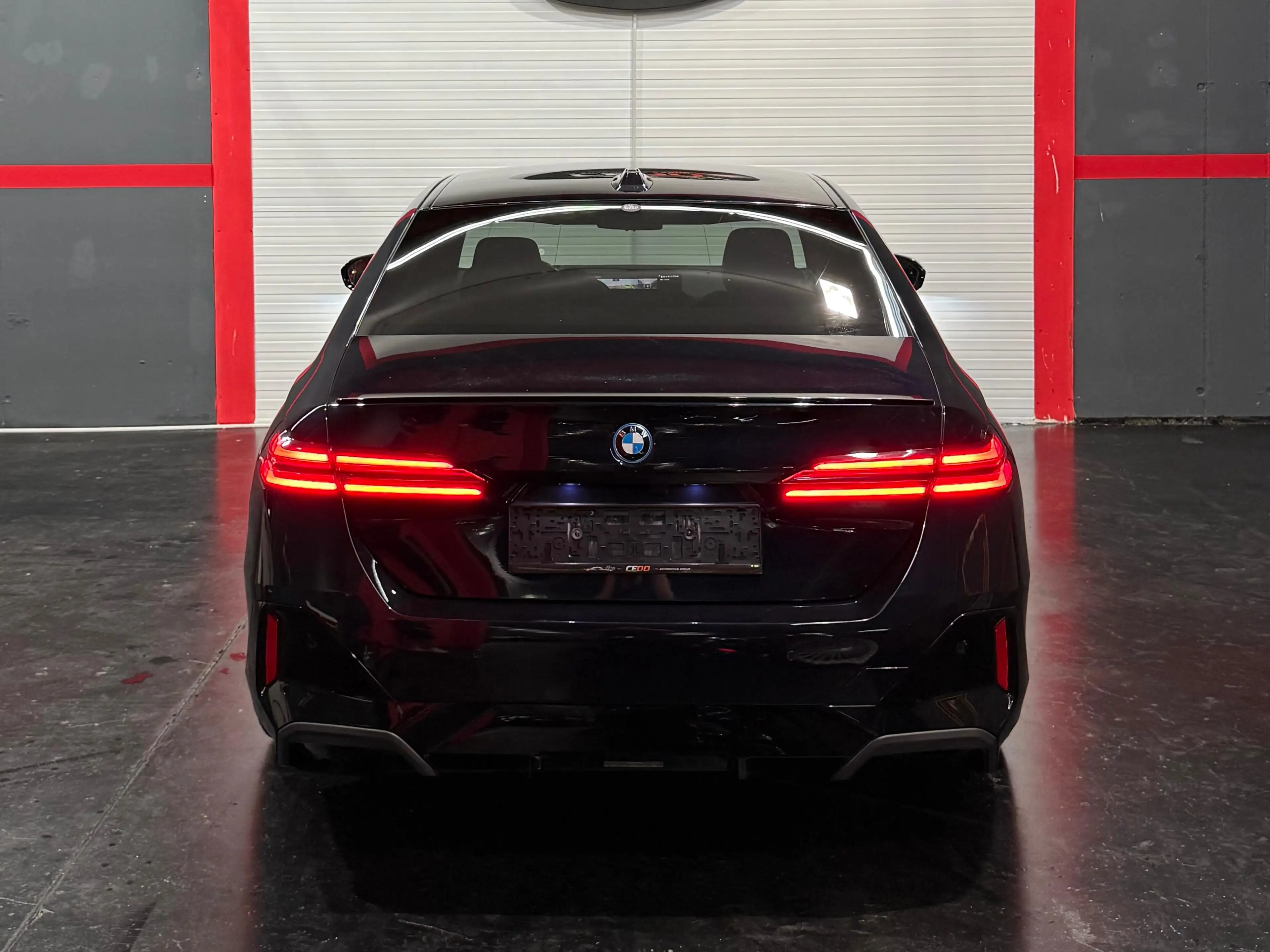 BMW i5 40 xDrive M Sport — photo 4
