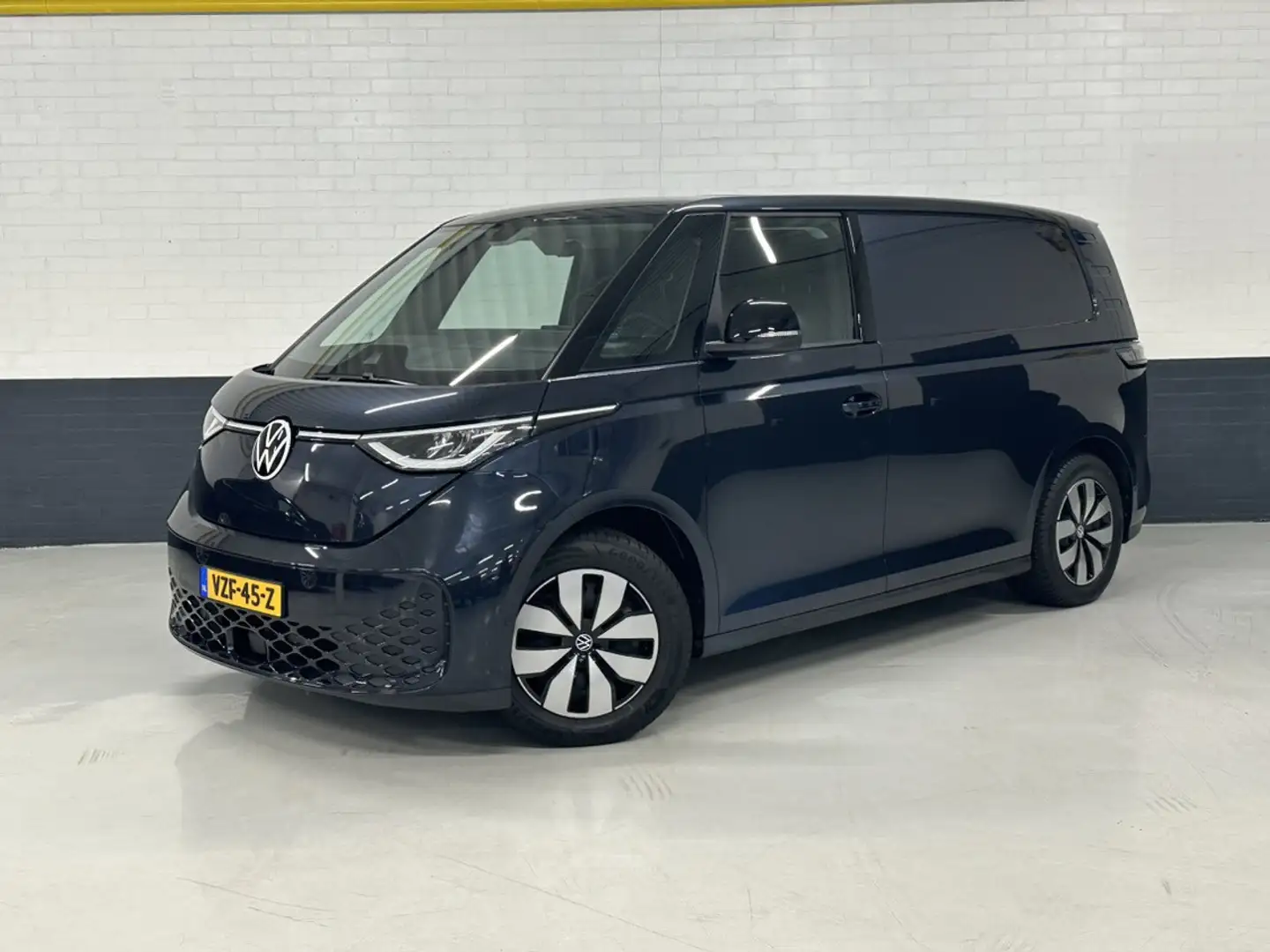 Volkswagen ID. Buzz Cargo L1H1 77 kWh PDC | LED | Trekhaak | APP Connect | N Blauw - 1