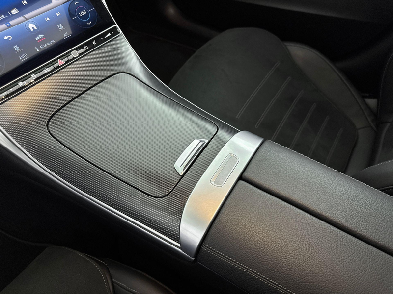 Mercedes-Benz C 300 C 300e Limousine Automaat AMG Line | Panoramadak | — photo 11