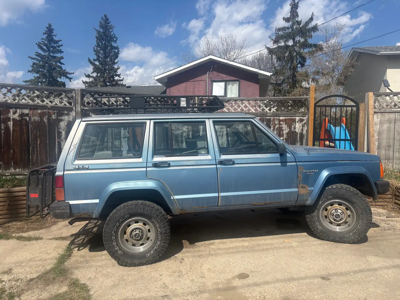 Jeep Cherokee снимка Jeep Cherokee