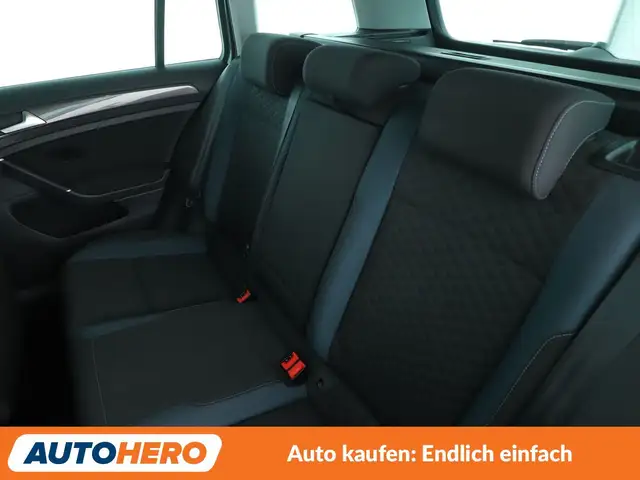Volkswagen Golf view 14