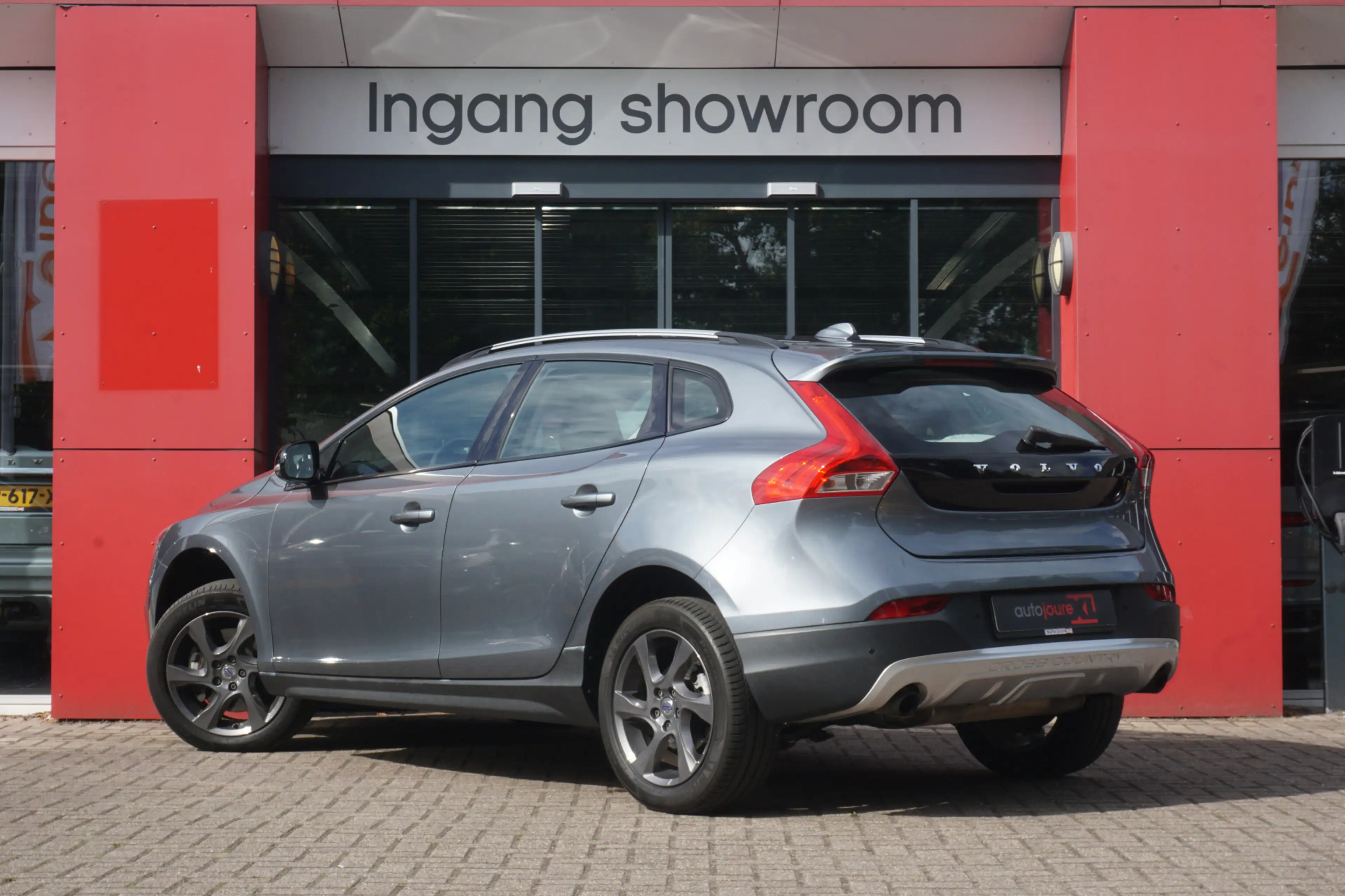 Volvo V40 Cross Country 2.0 T5 AWD Momentum 245 pk | Origineel NL | Cruise — photo 4