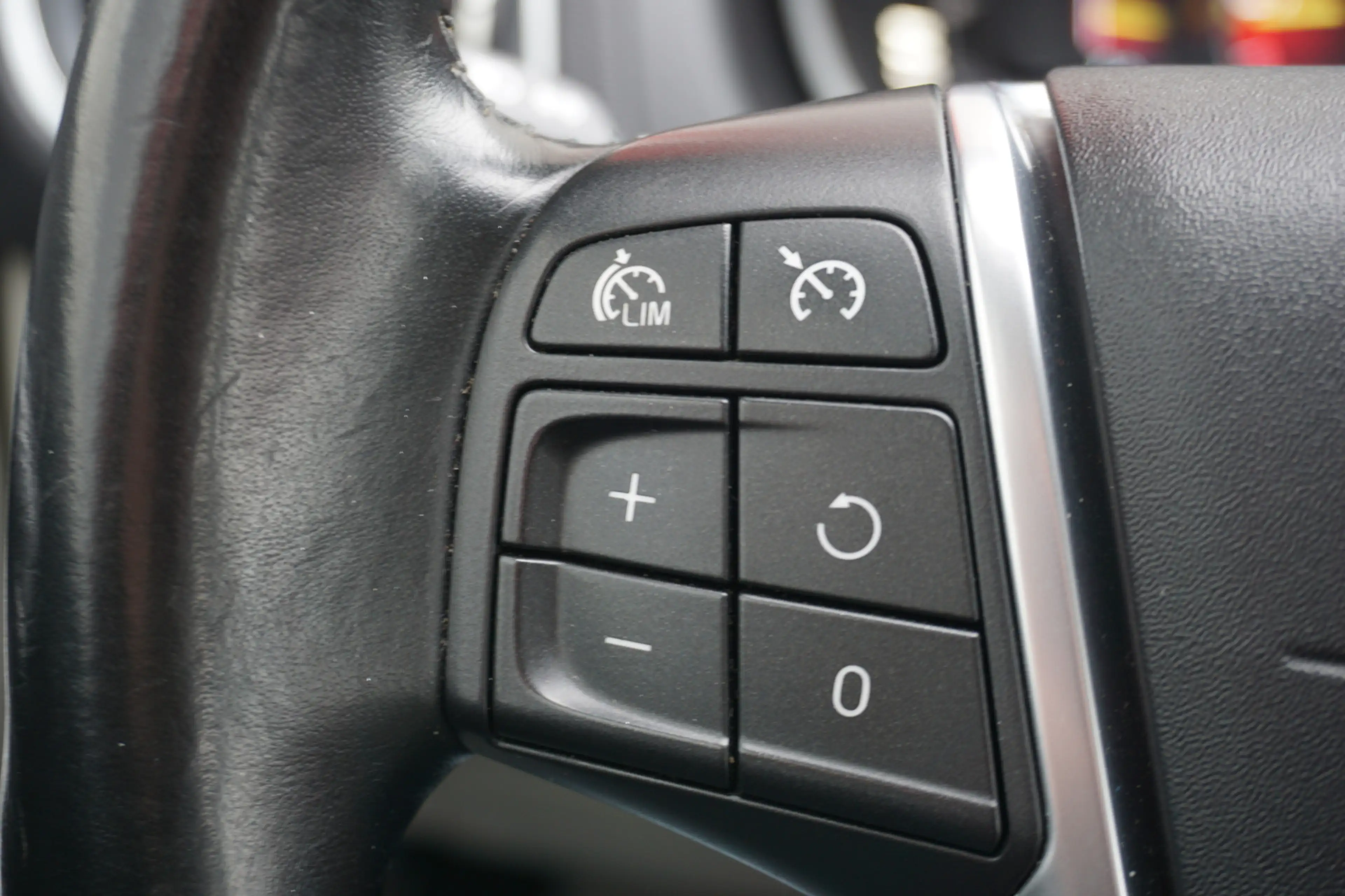 Volvo V40 Cross Country 2.0 T5 AWD Momentum 245 pk | Origineel NL | Cruise — photo 14