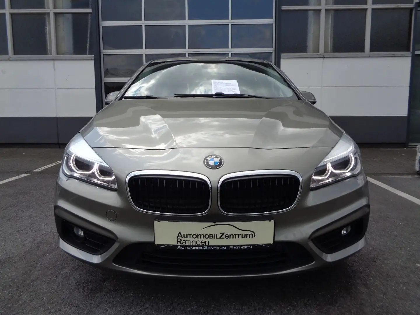BMW 218 i Active Tourer Steptronic*LED*NAVI*KAM*SHEFT Silber - 2