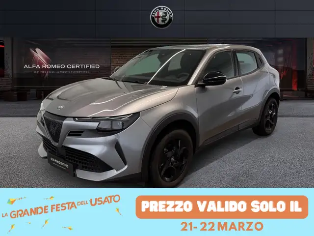 Alfa Romeo Junior 1.2 136CV Hybrid eDCT6 ibrida