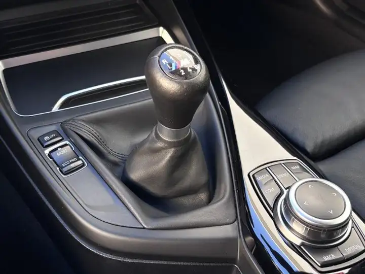 BMW Serie 1 116d (F40) 2019, foto 15