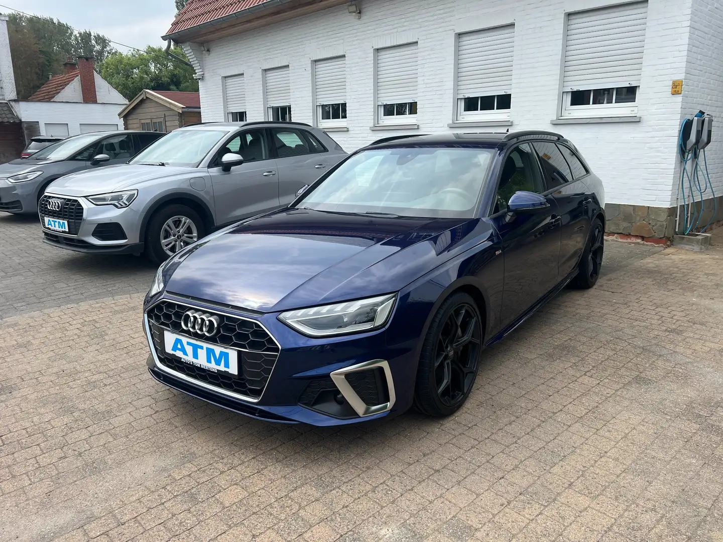 Audi A4 Avant 40 TFSI S line tronic/Leder/Navi/S-line plus Blauw - 2