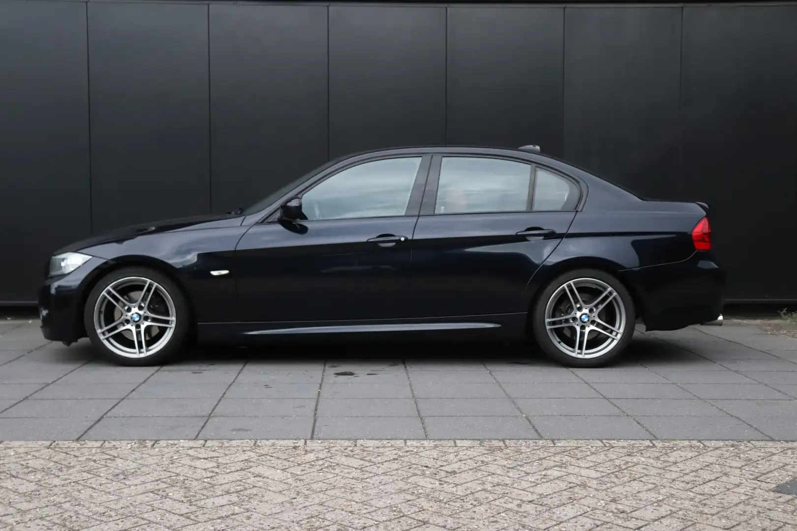 BMW 325 3-serie 325i Carbon Sport Edition | 218 PK | LEDER Zwart - 2