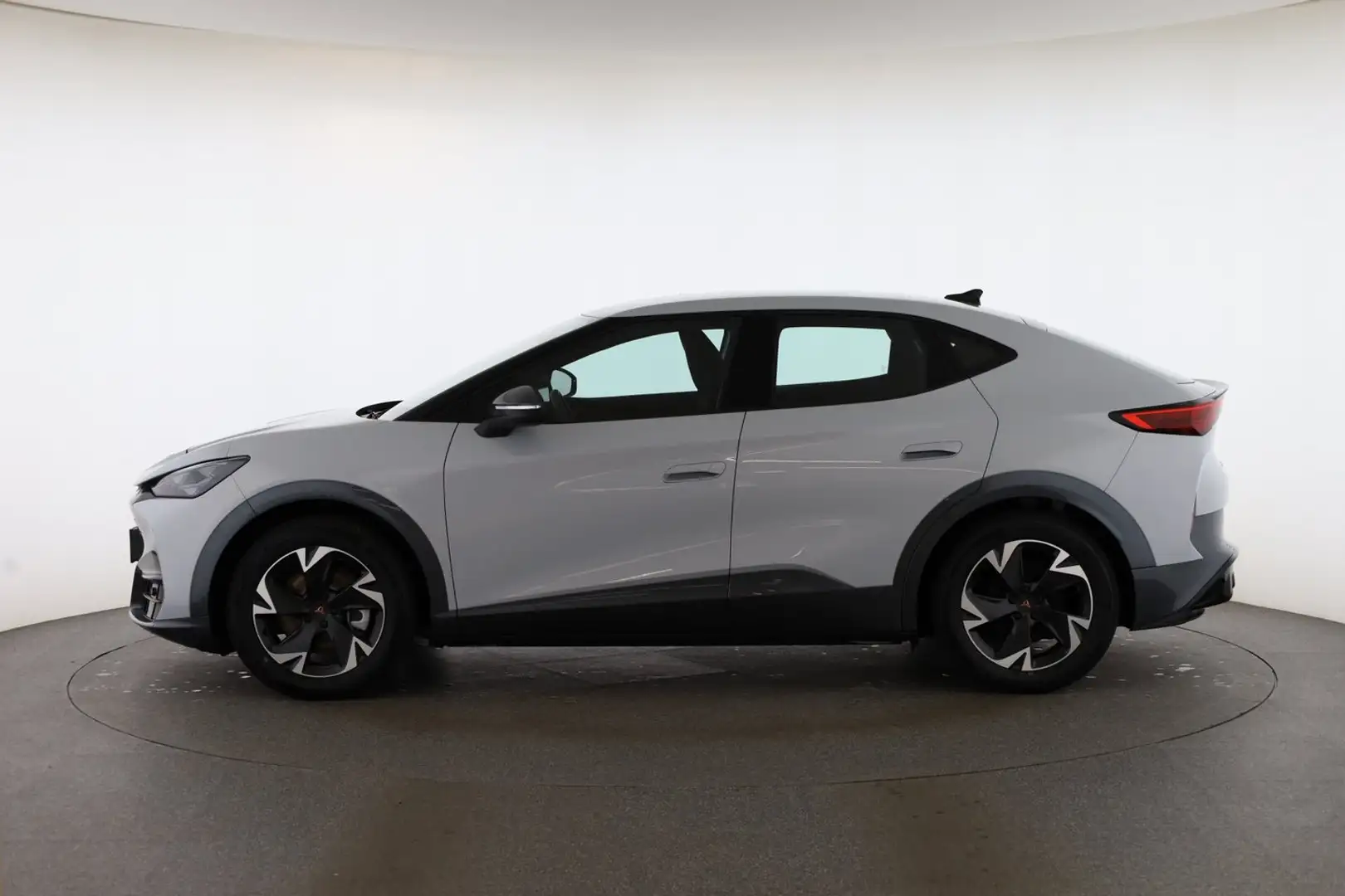 CUPRA Tavascan Base 210kW/286PS Silber - 2