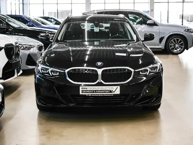 BMW 3 Series view 3