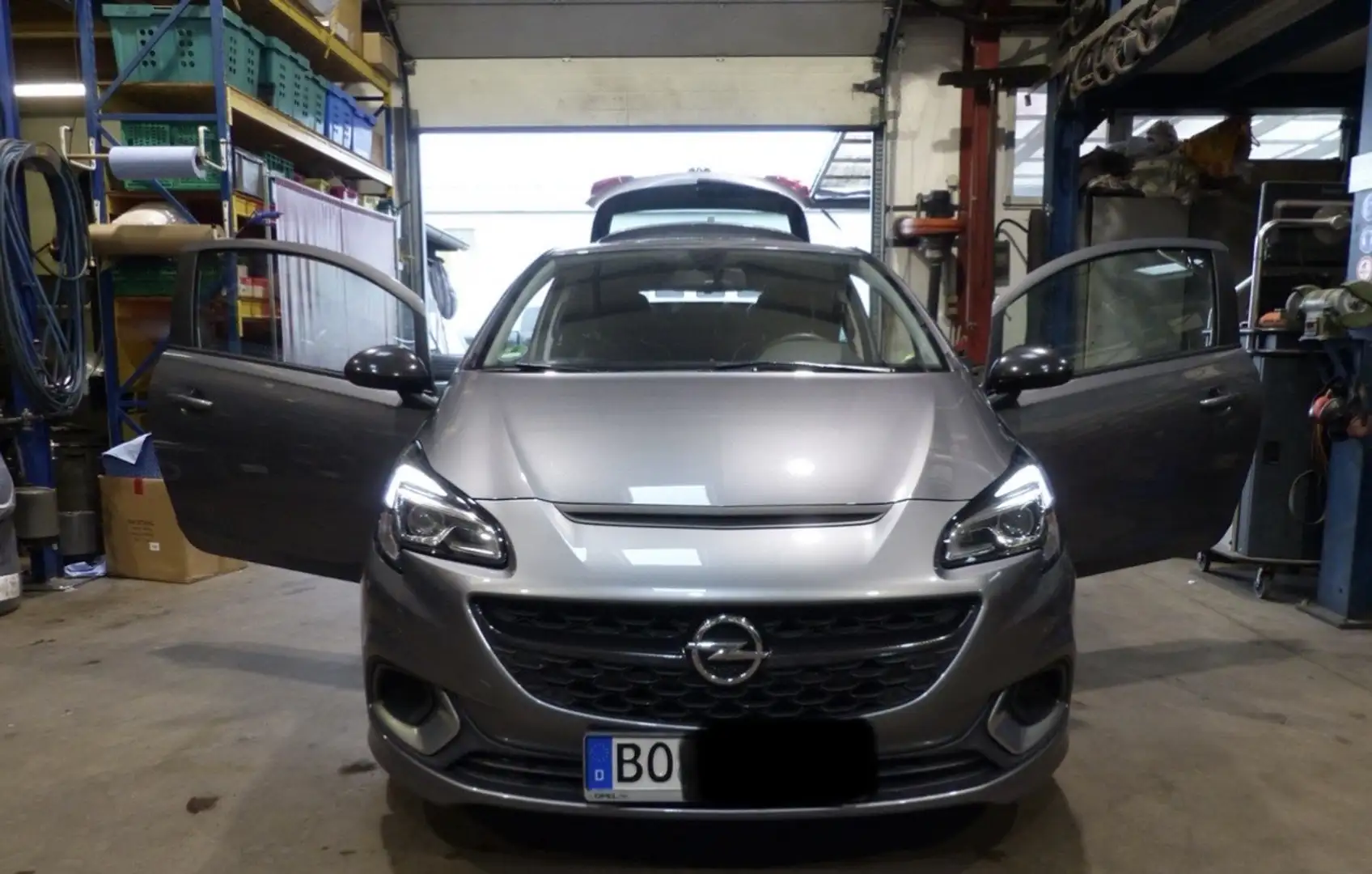 Opel Corsa 1.4 Turbo Start/Stop GSi Grau - 1