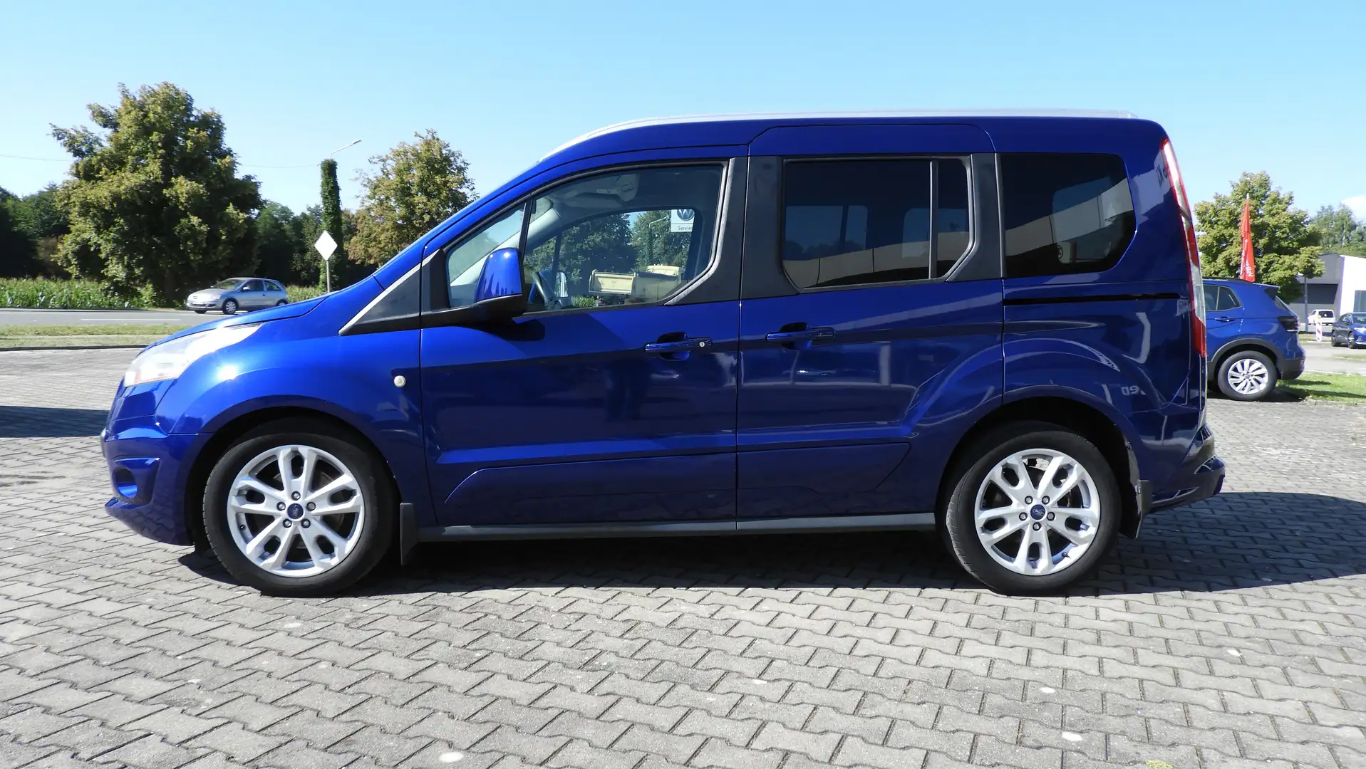 Ford Tourneo Connect Titanium Blau - 2