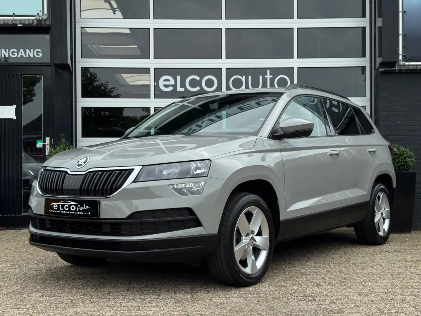 Skoda Karoq 1.5 TSI 150PK Business / ACC / Camera / CarPlay Gris - 1