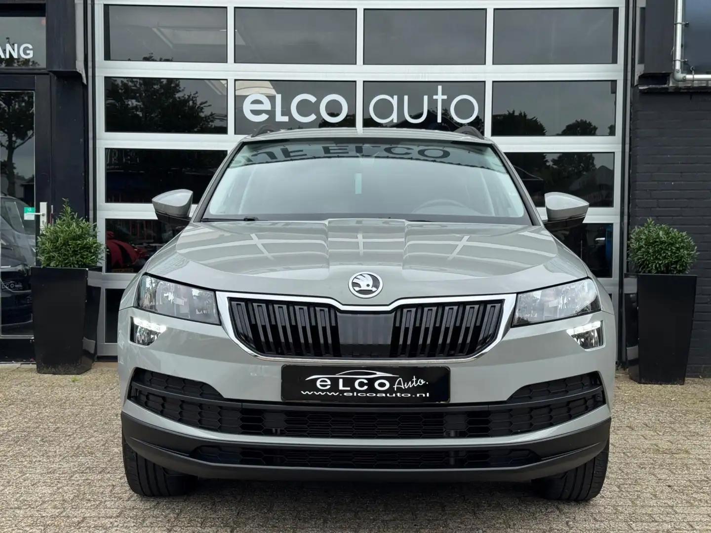 Skoda Karoq 1.5 TSI 150PK Business / ACC / Camera / CarPlay Gris - 2