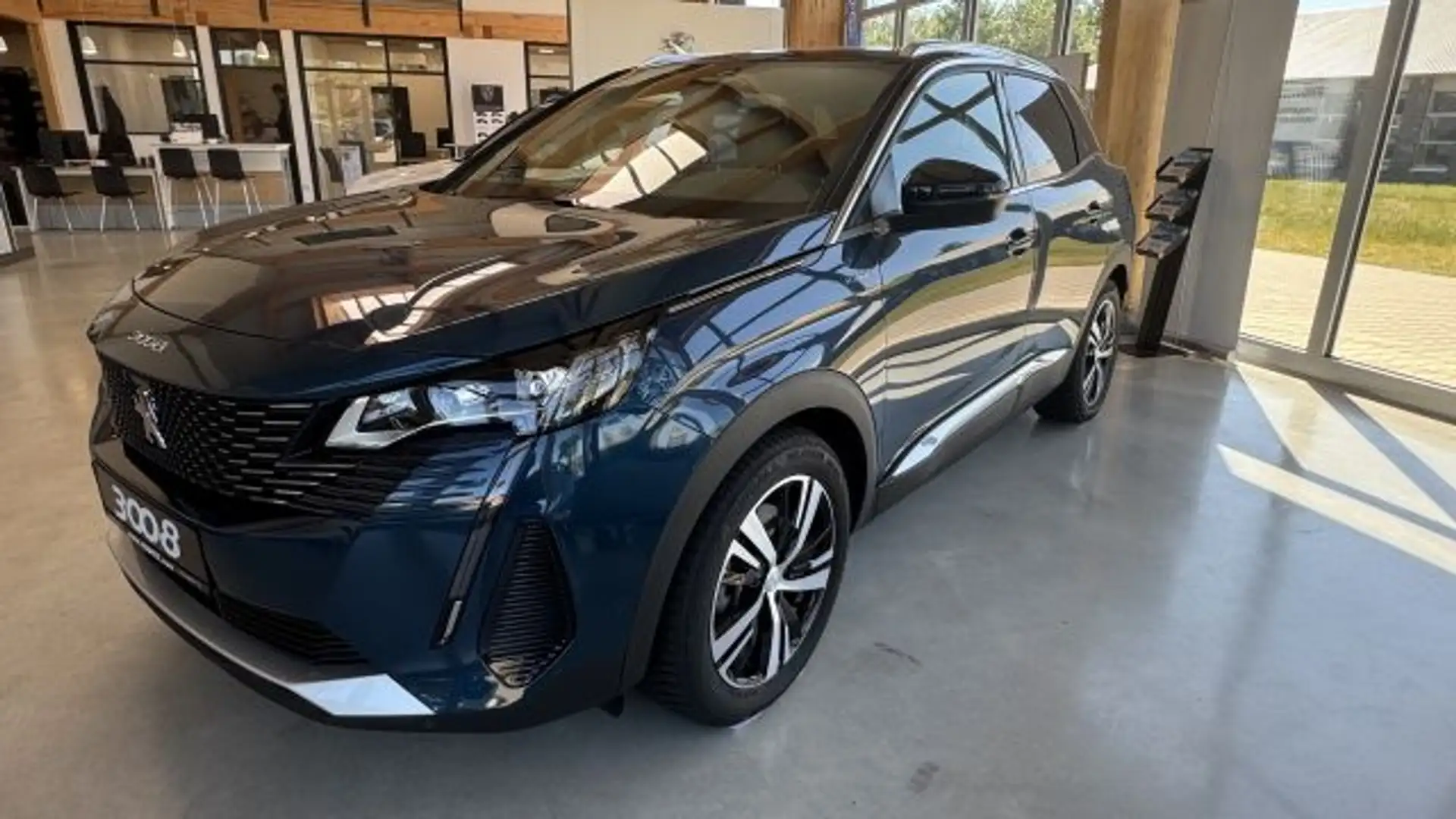 Peugeot 3008 Plug-In Hybrid4 300 e-EAT8 GT Blau - 1