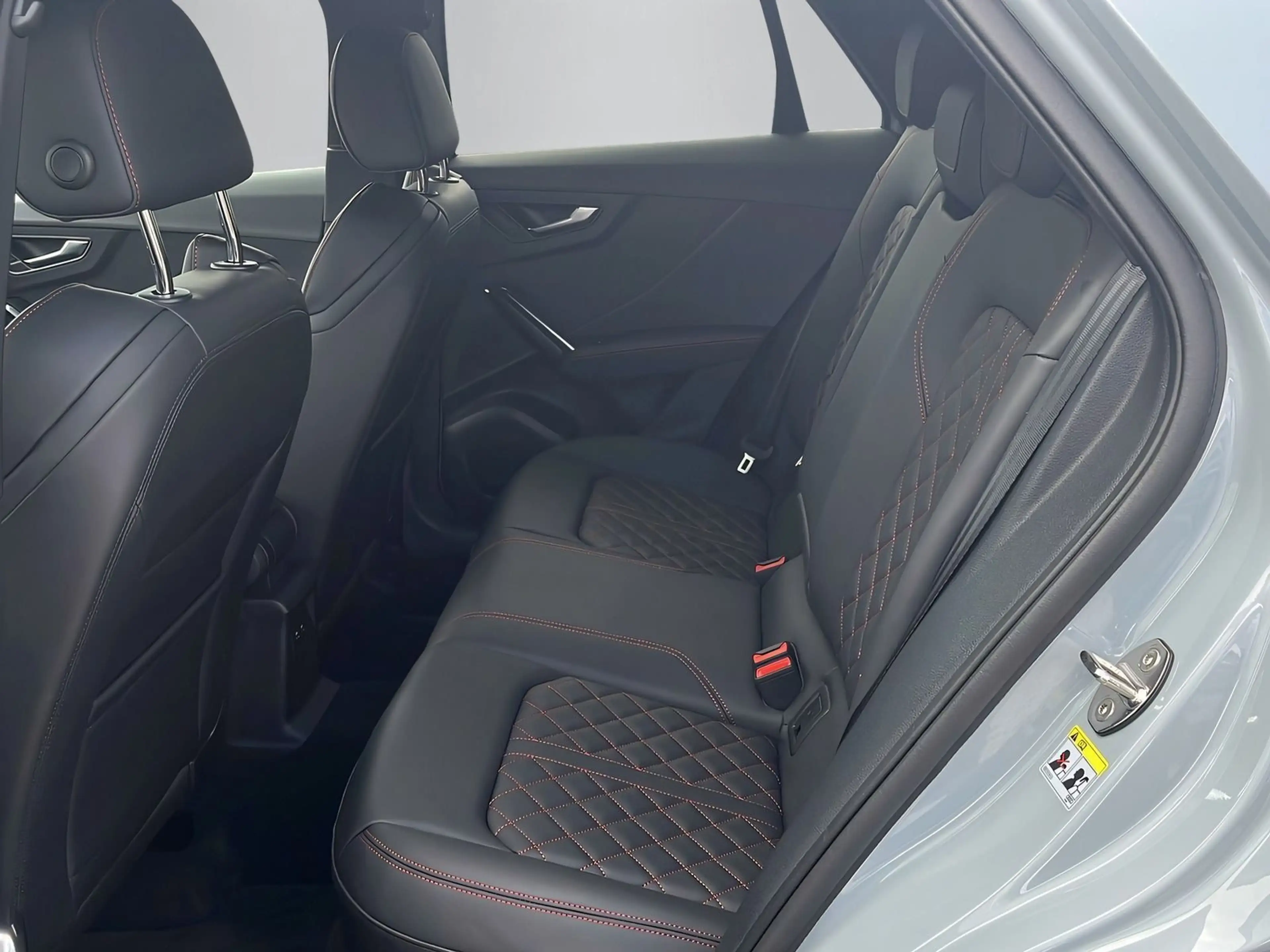 Audi SQ2 TFSI S-tronic +AHK+KAMERA+MATRIX-LED+OPTIK+ — photo 9