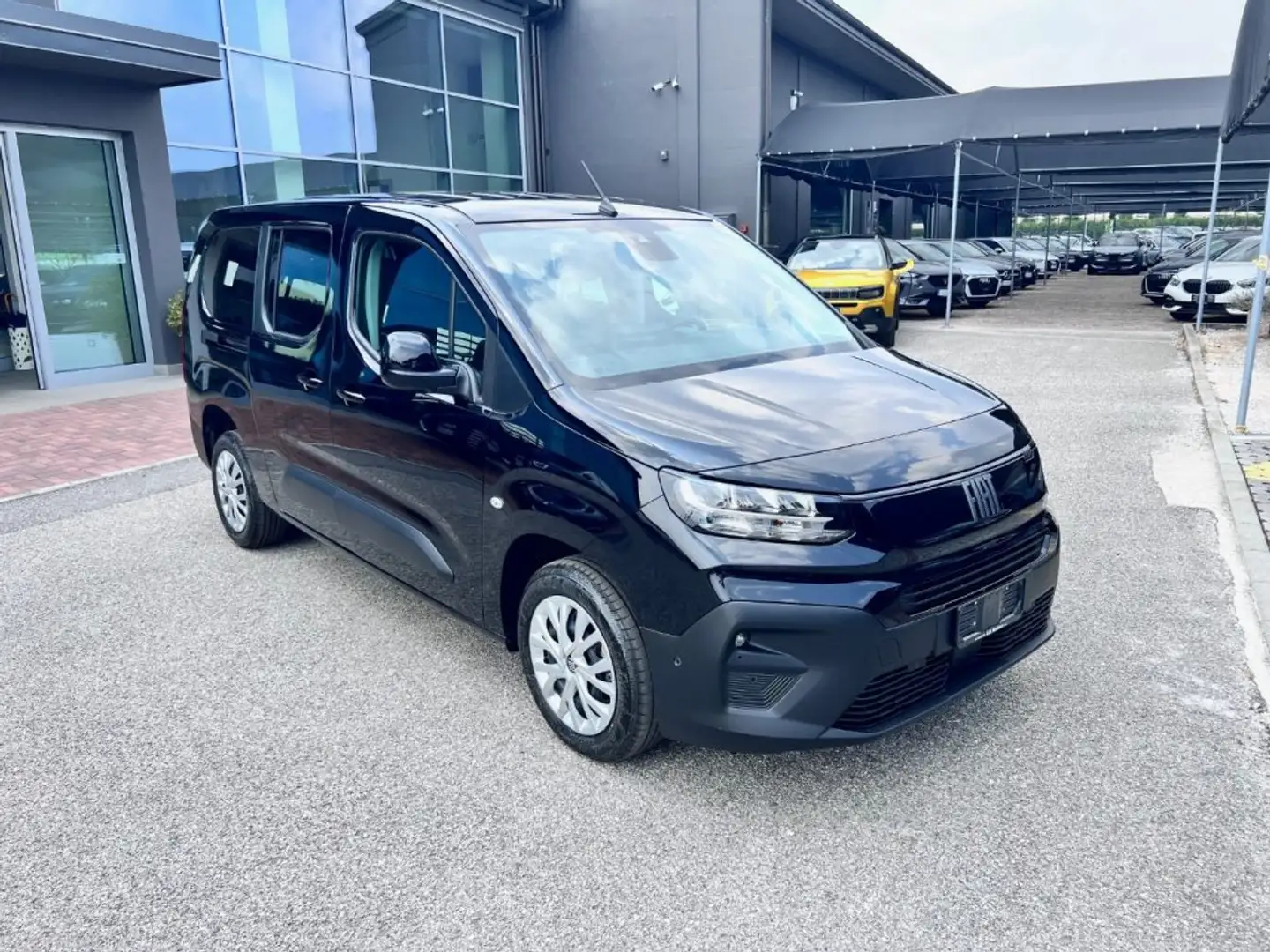 Fiat Doblo 1.5 BlueHdi 130 CV AT8 Maxi 7 Posti Nero - 2