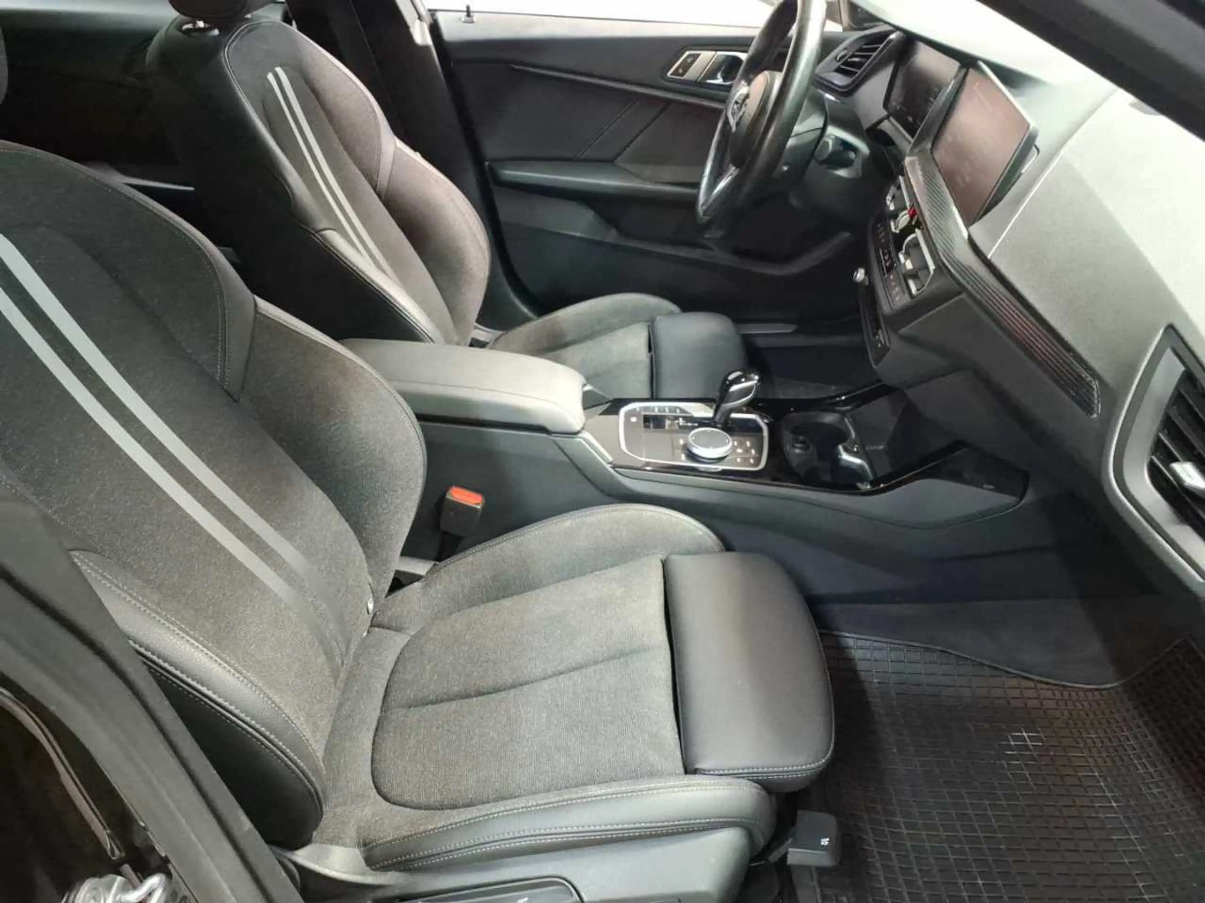 BMW 216 216d Gran Coupe  Aut. Advantage Pano H&K — photo 8