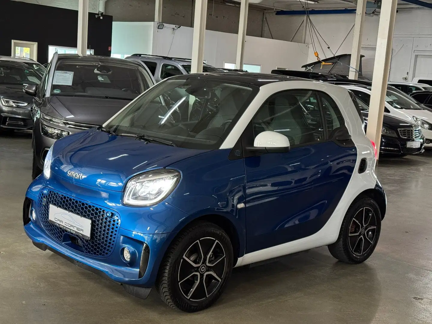 smart forTwo EQ EXCLUSIVE PANO LED KAMERA NAVI 22 KW Bleu - 1
