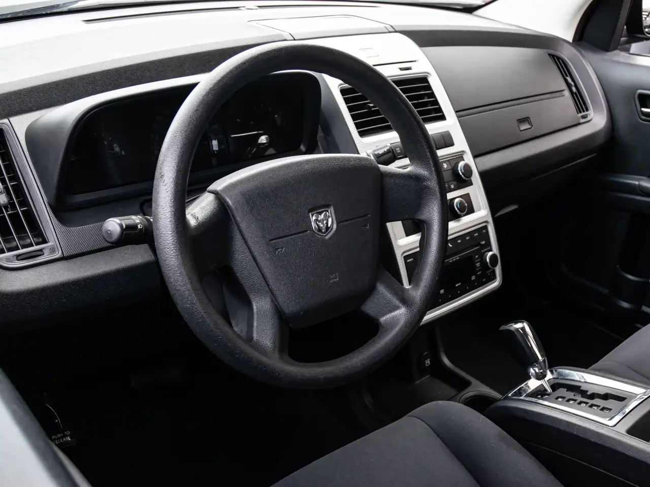 Dodge Journey снимка Dodge Journey