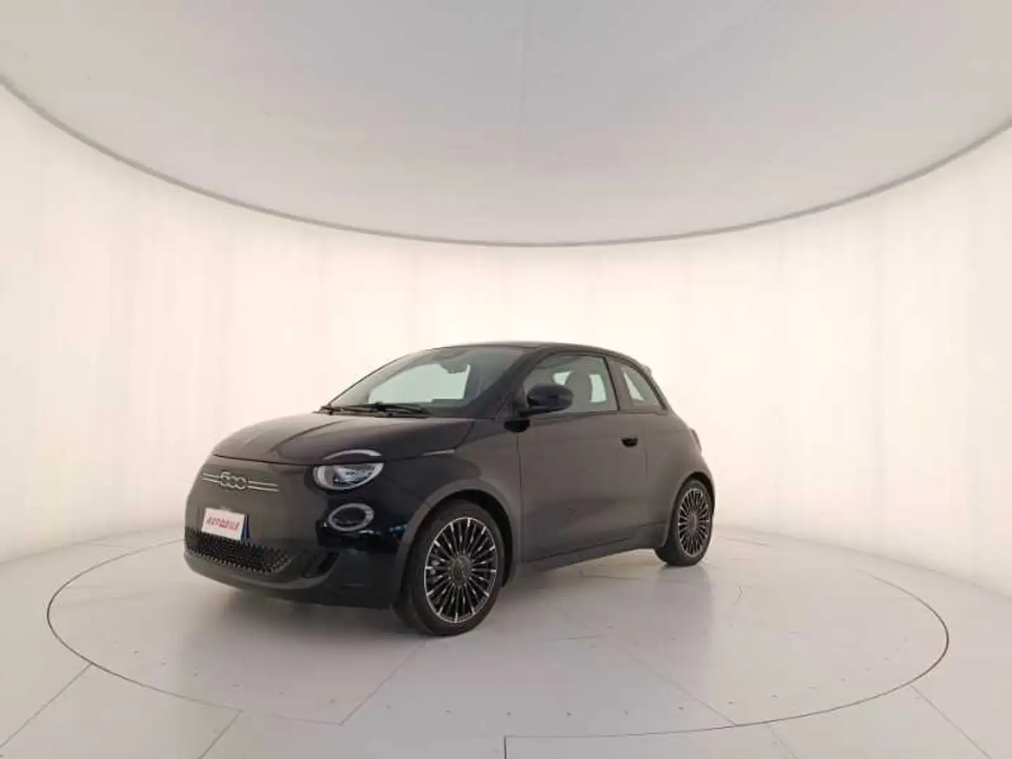 Fiat 500e 42 kWh Icon Zwart - 1