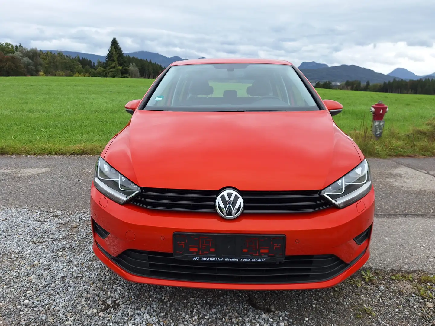 Volkswagen Golf Sportsvan Trendline 1,2 TSI, Klima, PDC, SH, AHK, TÜV-neu Orange - 2