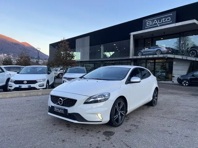 Volvo V40 2.0 D2 120CV R-DESIGN