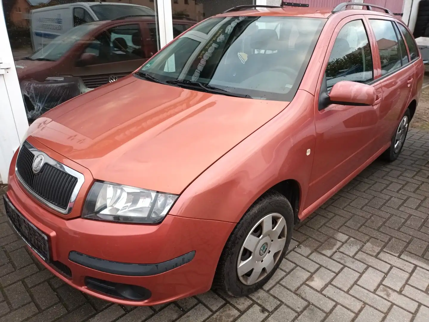 Skoda Fabia FABIA COMBI 1.4 COOL EDITION Orange - 1
