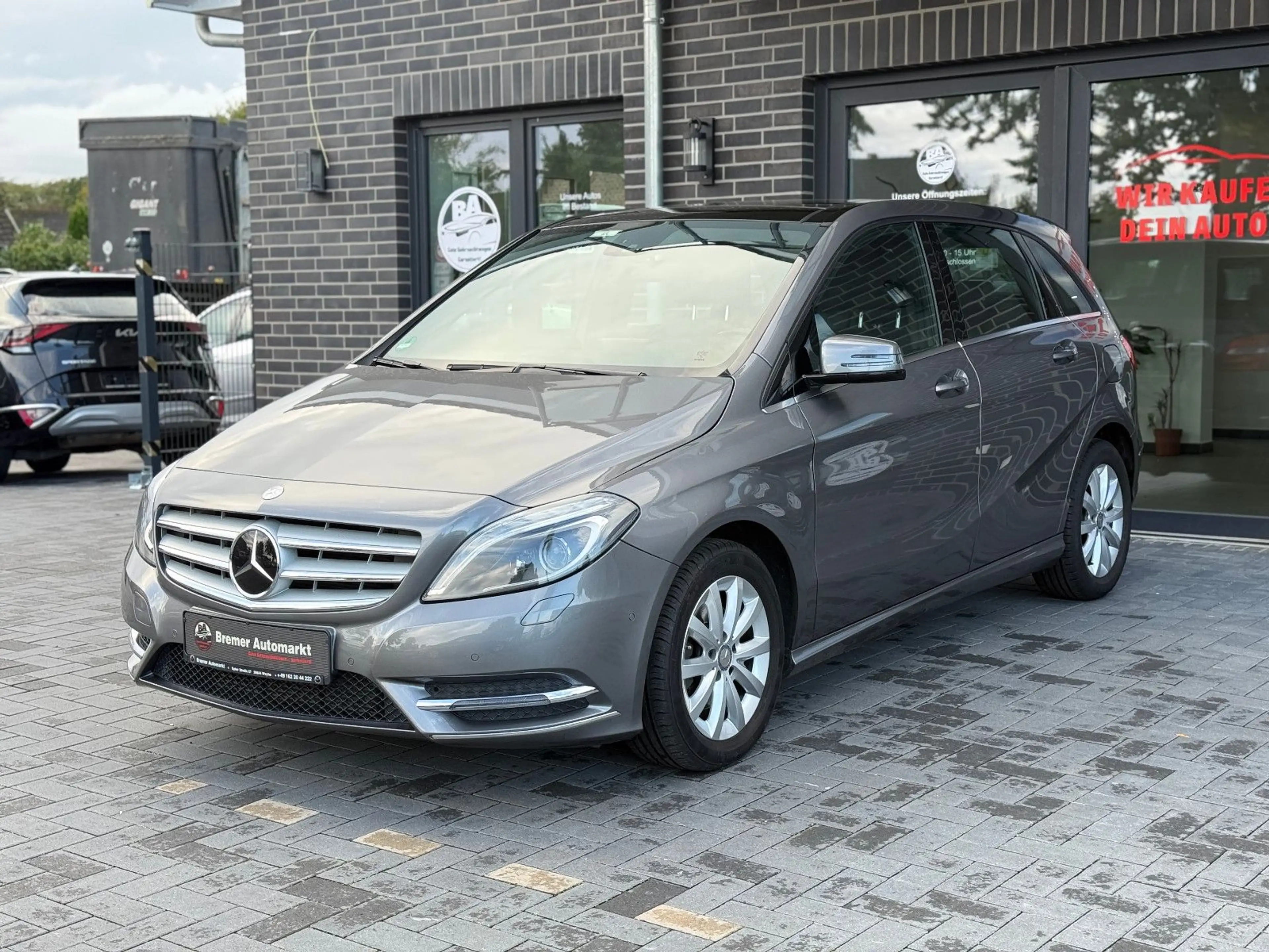 Mercedes-Benz B 200 B200*Automatik*Klima*SHZ*PDC-Bi-Xenon*Navi*Leder