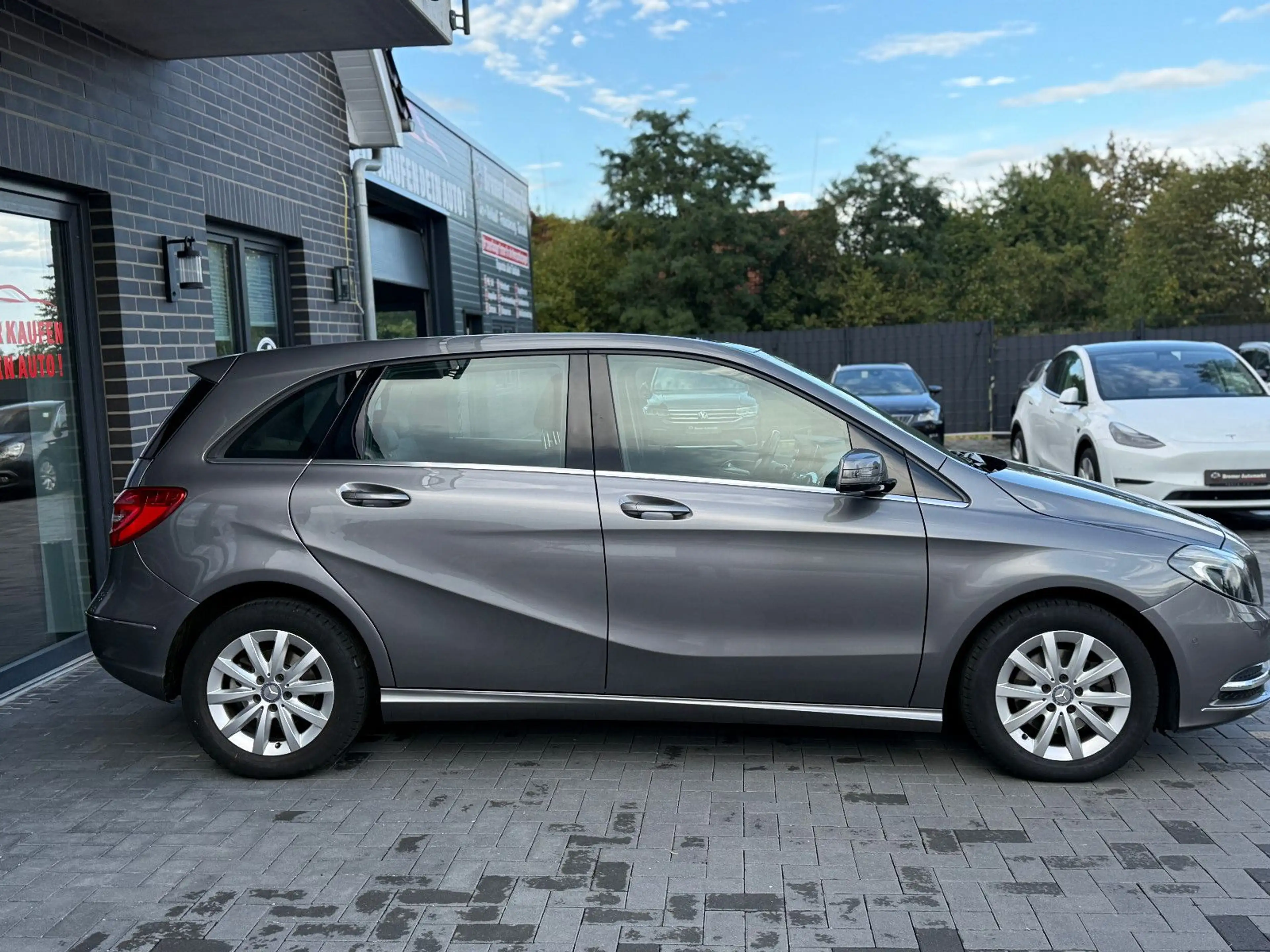Mercedes-Benz B 200 B200*Automatik*Klima*SHZ*PDC-Bi-Xenon*Navi*Leder — photo 8