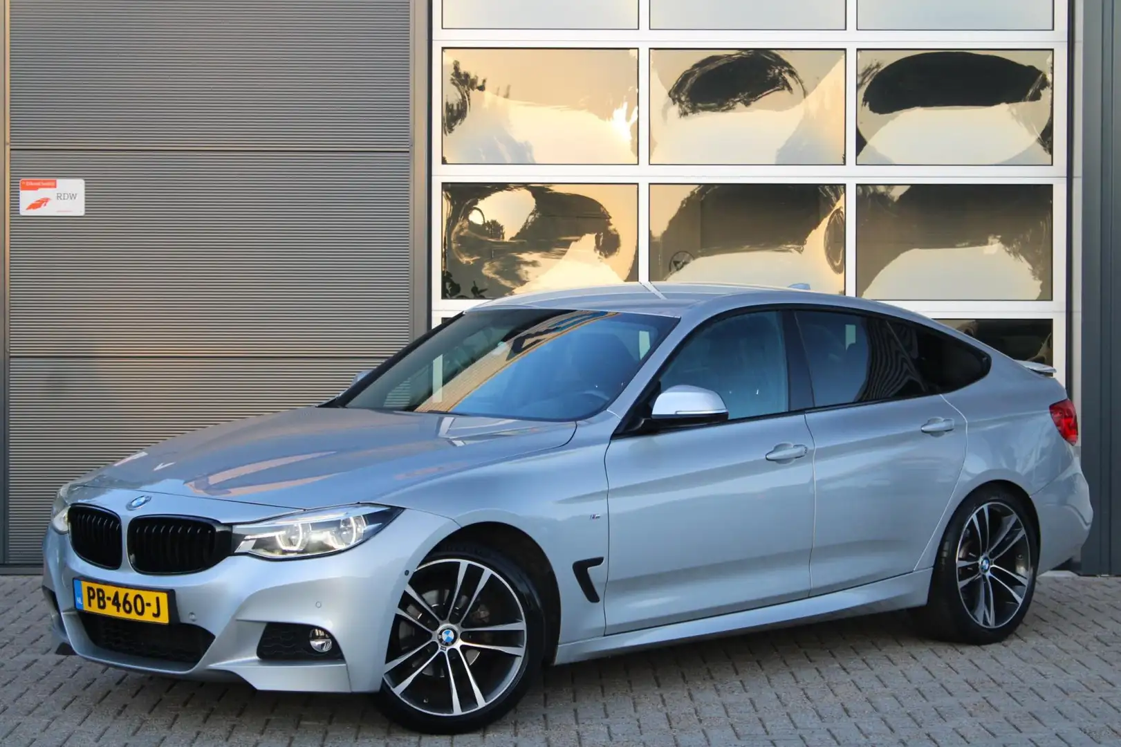 BMW 320 3-serie Gran Turismo 320i High Executive M-Sport L Gris - 1