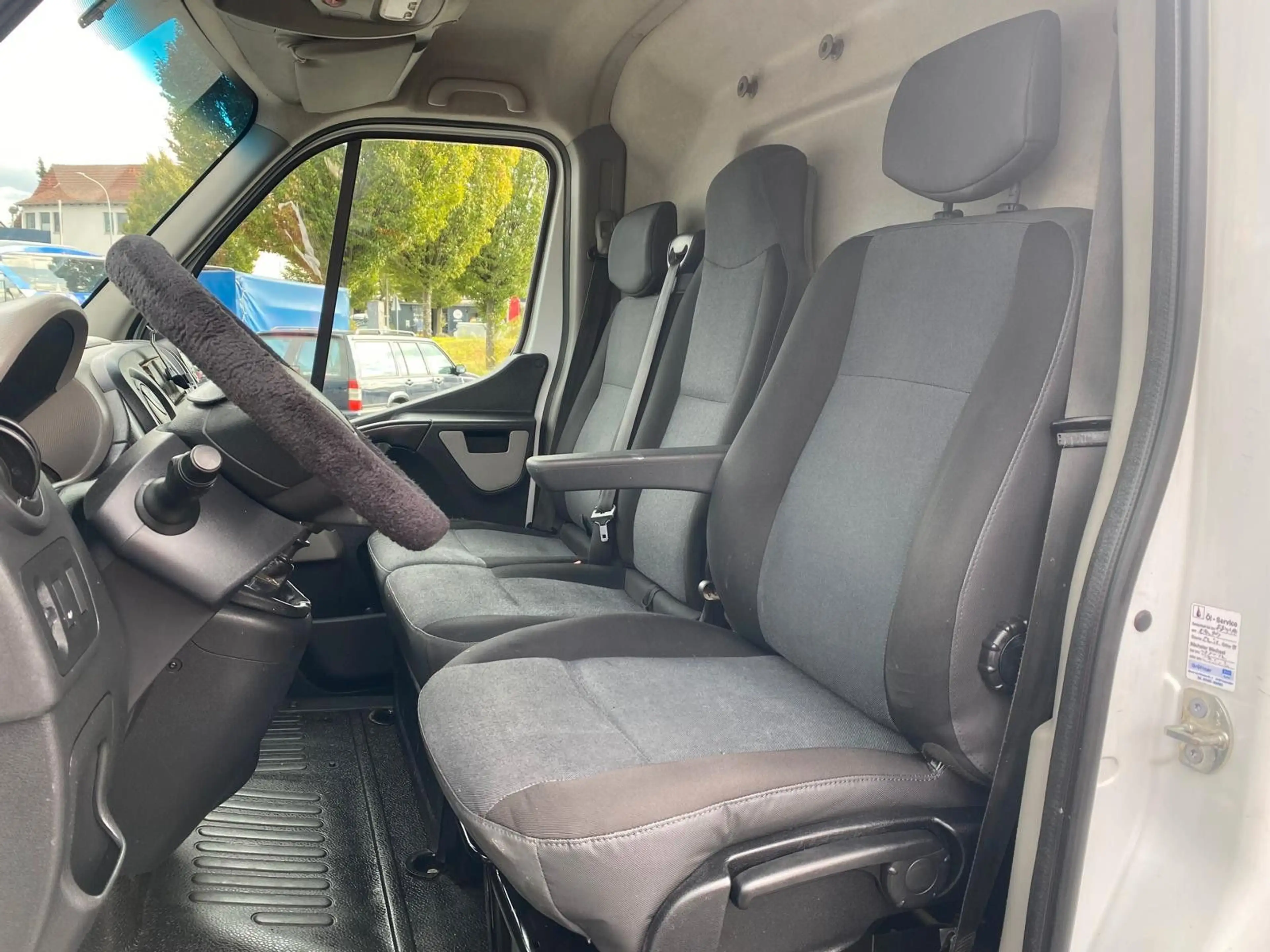 Renault Master Kasten L2H2 Klima*Kamera*AHKTempomat — photo 6