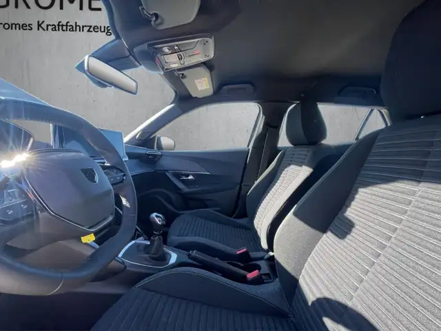 Peugeot 2008 view 9