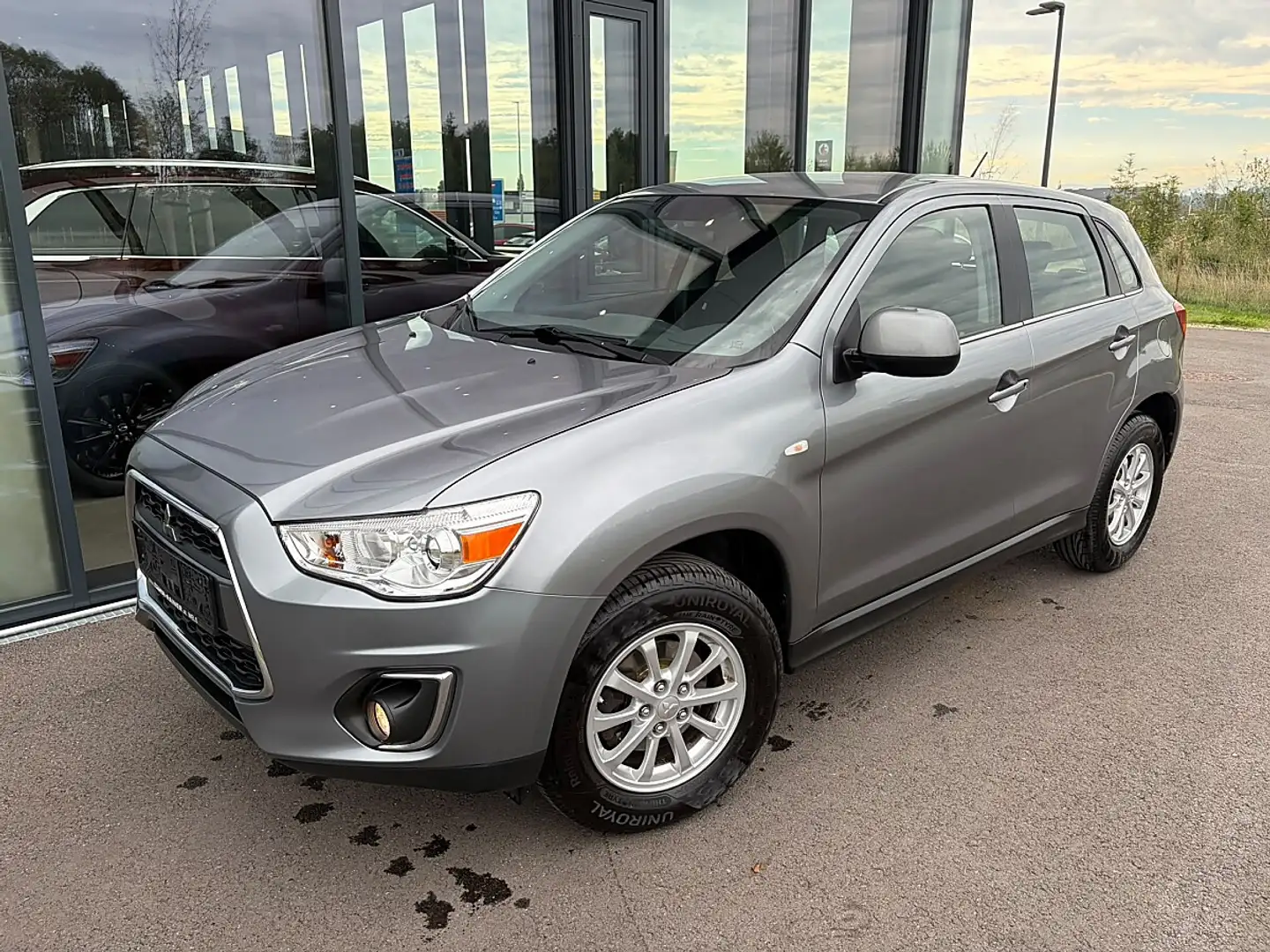 Mitsubishi ASX 1,6 Invite Grau - 2