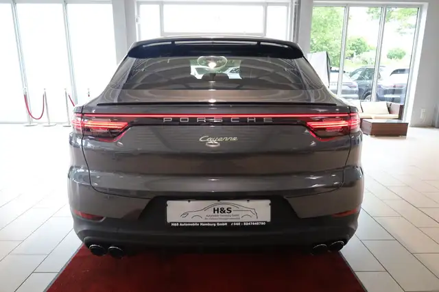 Porsche Cayenne view 4