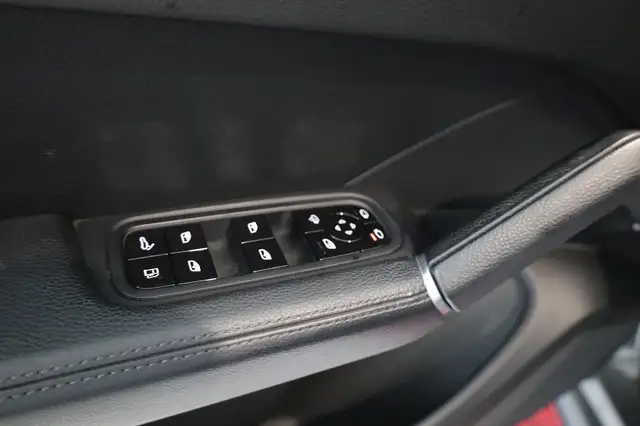 Porsche Cayenne view 13