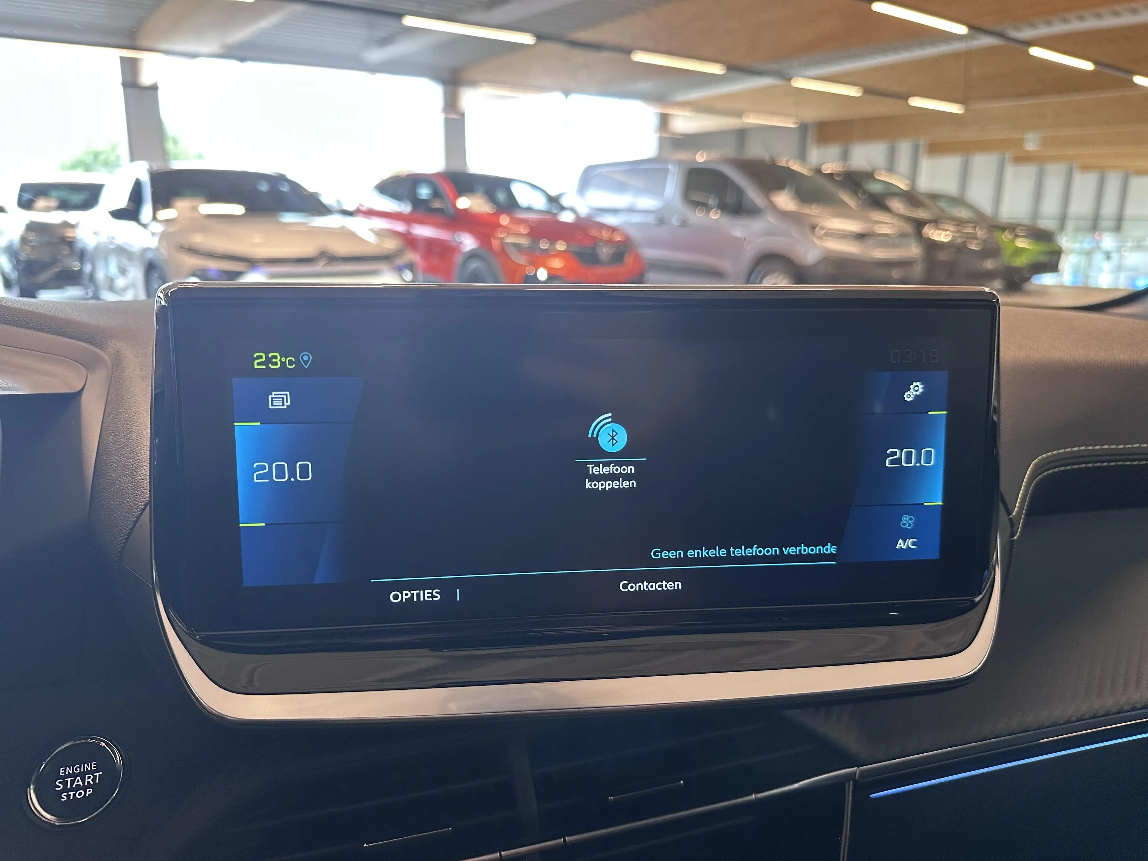 Peugeot e-208 GT ELECTRIC — photo 11