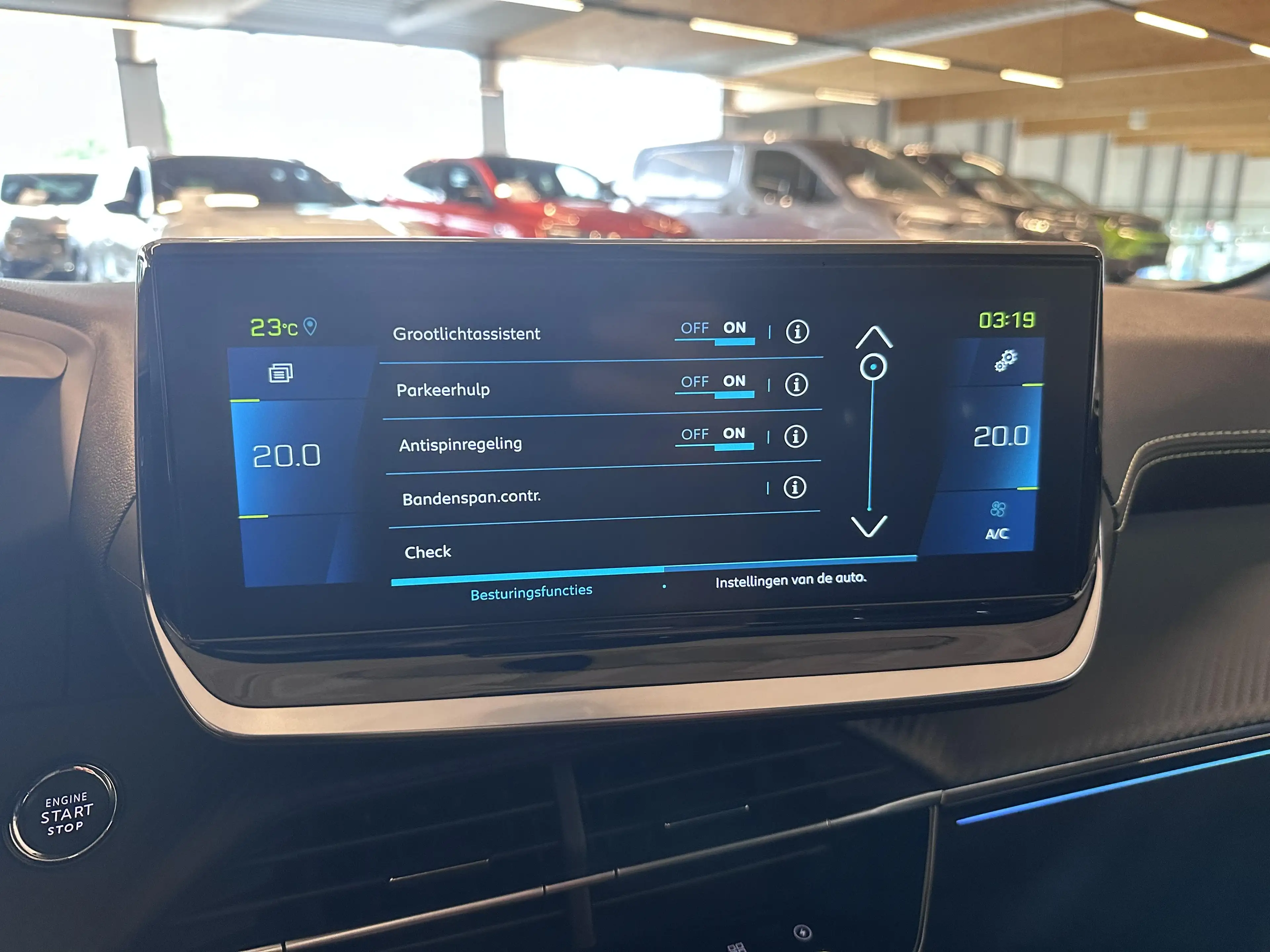 Peugeot e-208 GT ELECTRIC — photo 12
