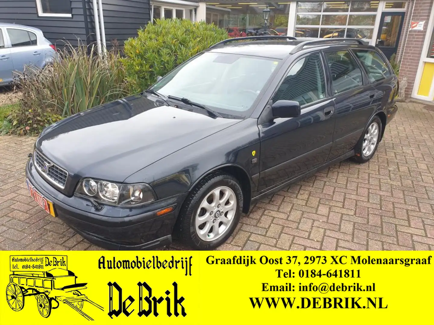 Volvo V40 2.0 Dynamic Zwart - 1