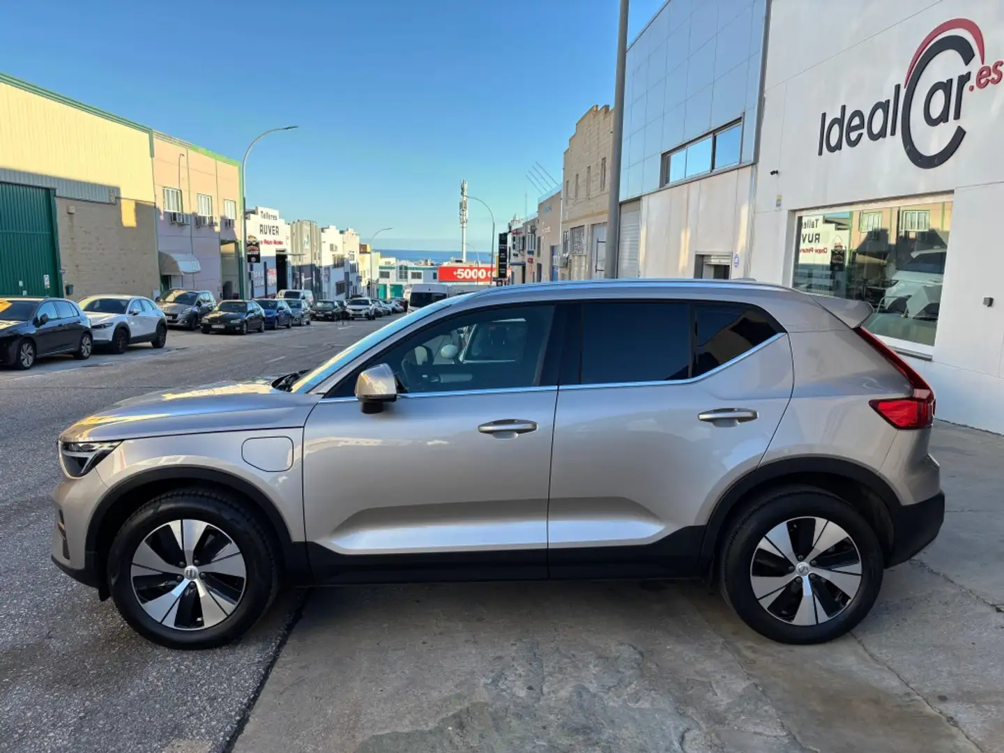 Volvo XC40 T4 Recharge Core Aut. Beige - 2