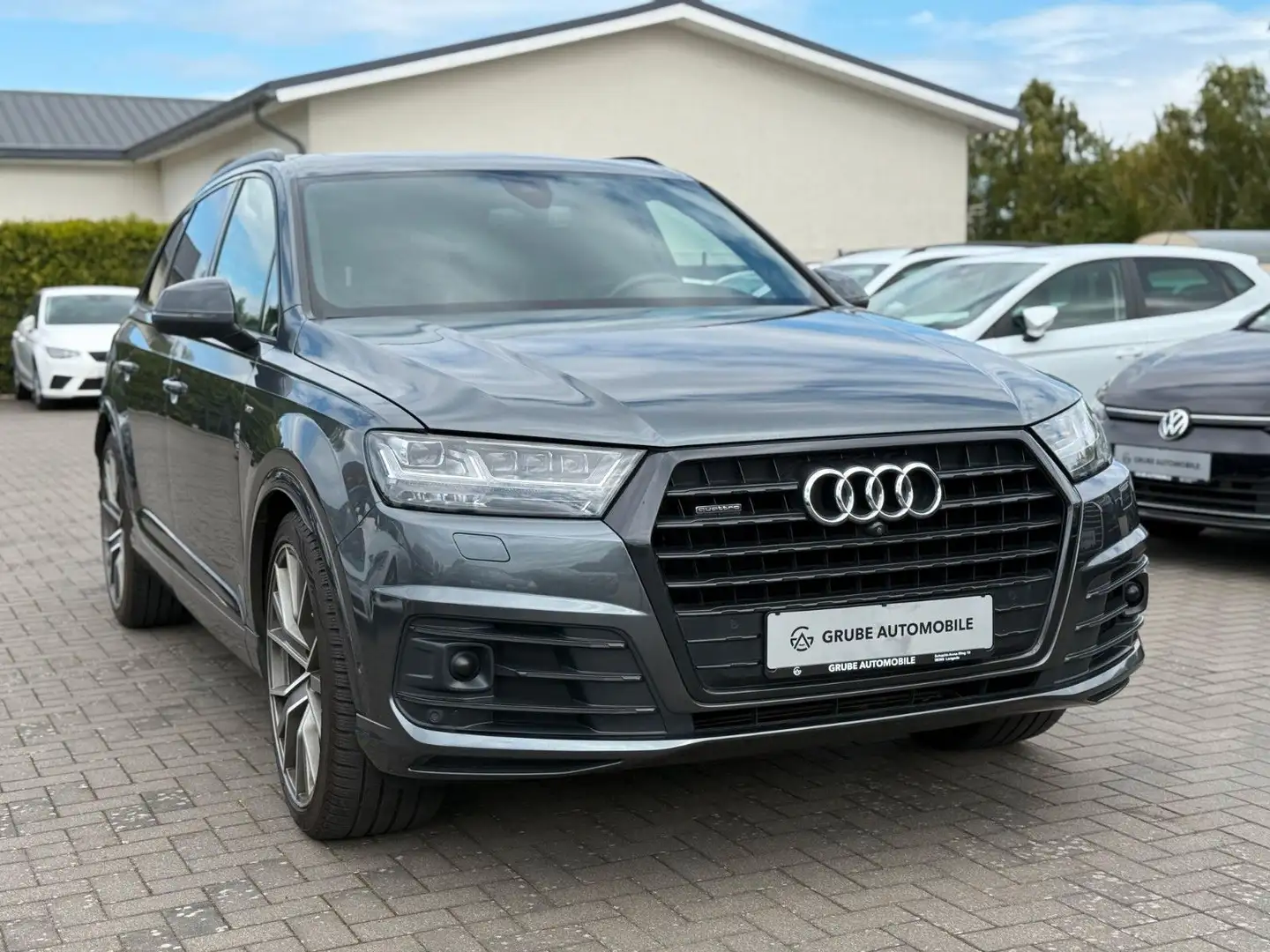 Audi Q7 3.0 TDI 3xS-Line PANO*4xSHZ*AHK*BOSE*7-Sitzer Grau - 1