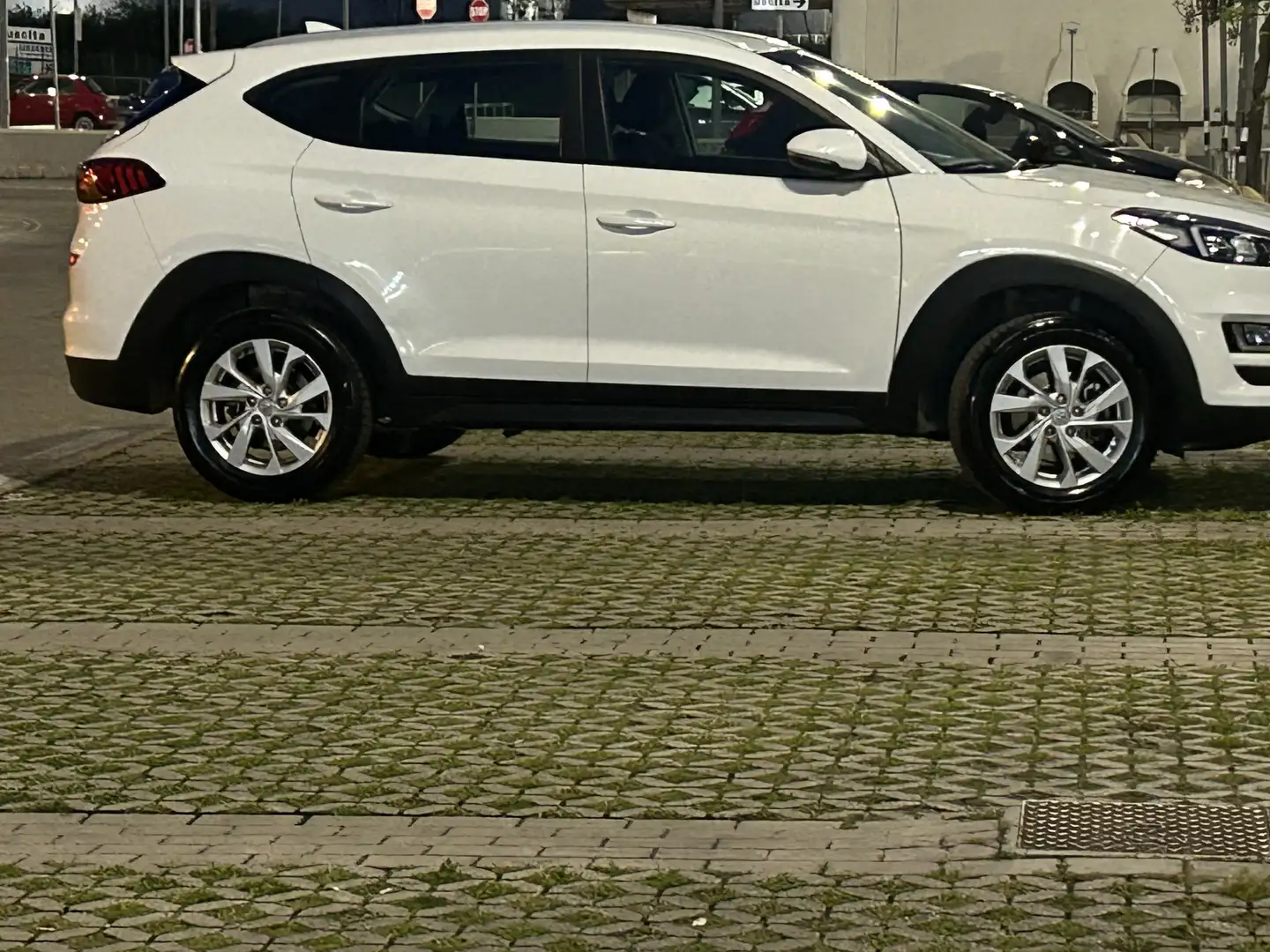 Hyundai TUCSON Tucson 1.6 crdi Xtech Comfort Pack 2wd 115cv my20 Bianco - 2