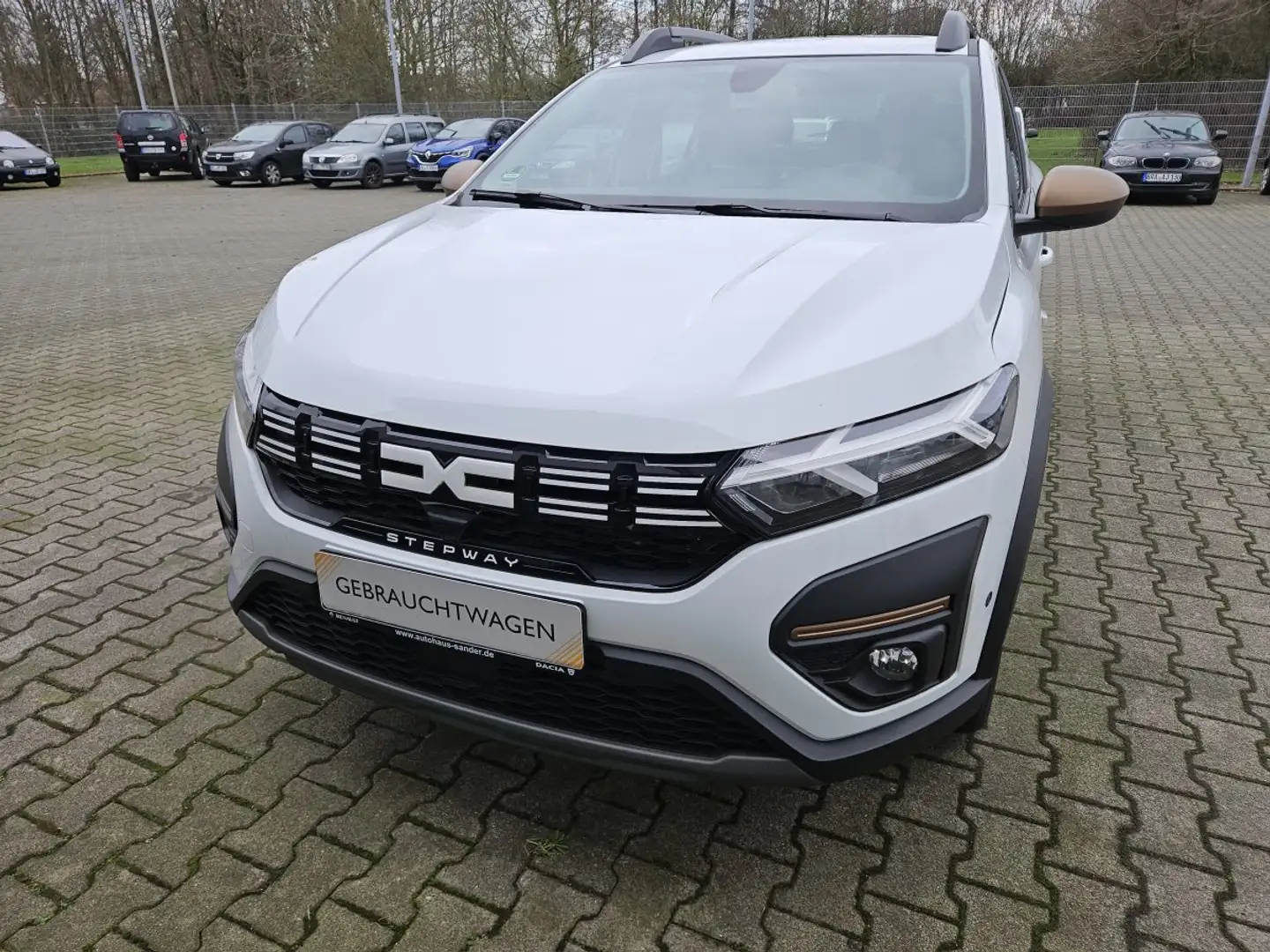 Dacia Sandero Stepway Extreme TCe 90 CVT Weiß - 1