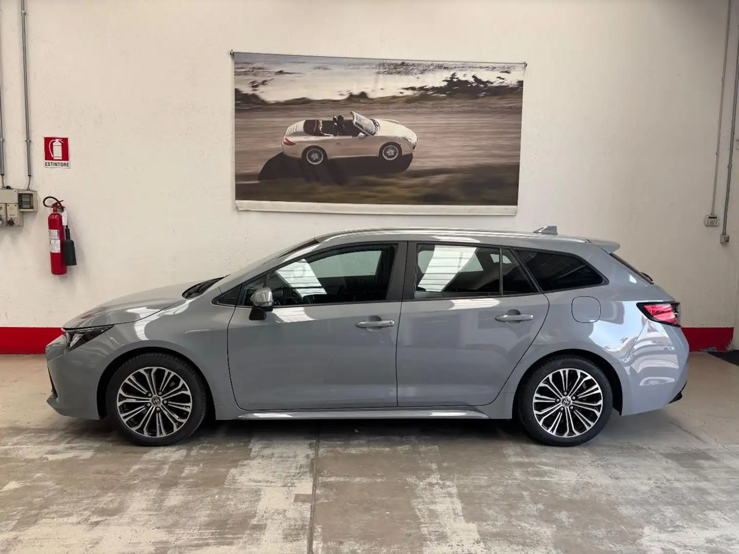 Toyota Corolla Touring Sports 2.0 Hybrid Business Gris - 1