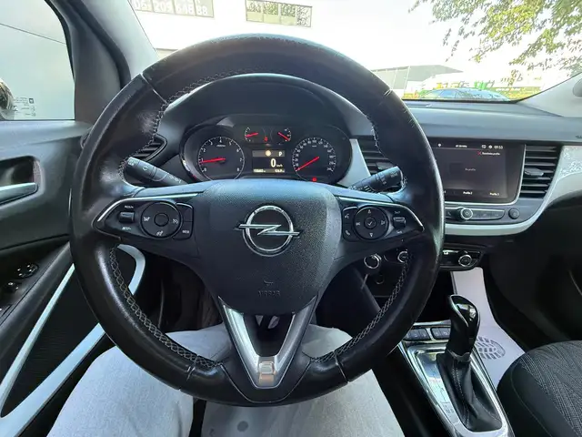 Opel Crossland X view 9