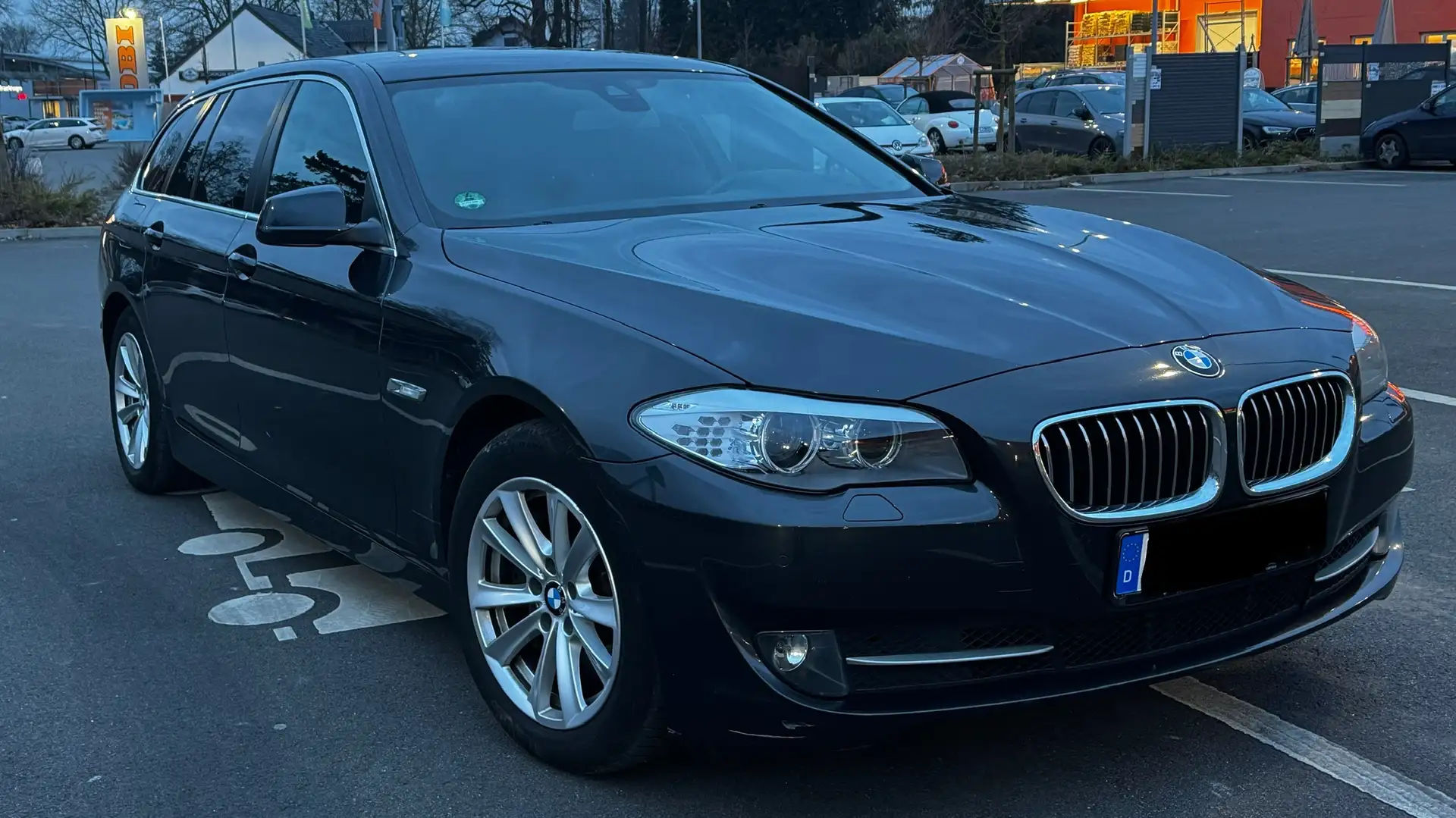 BMW 525 525d Touring Aut. Grau - 2